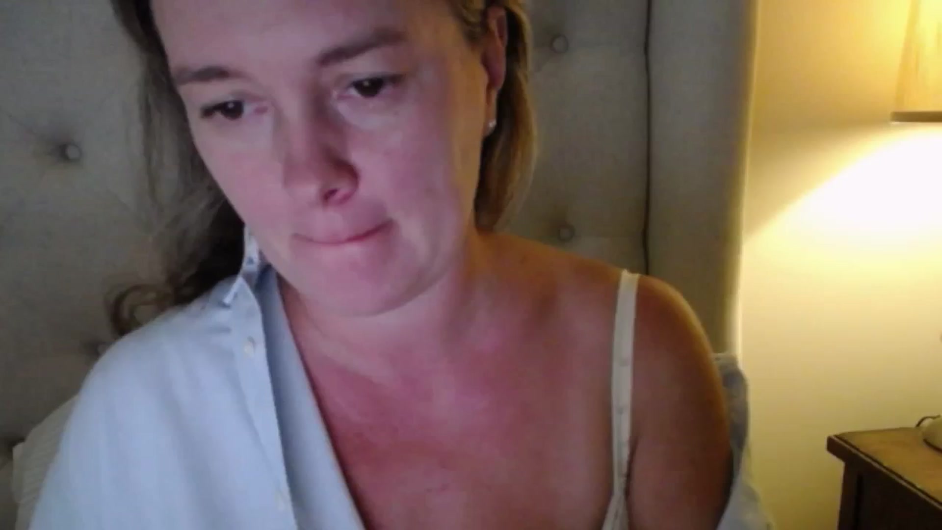 Gallery image thumbnail from J0llye's myfreecams stream on, 09/17/2025, 19:32 image 3 of 20