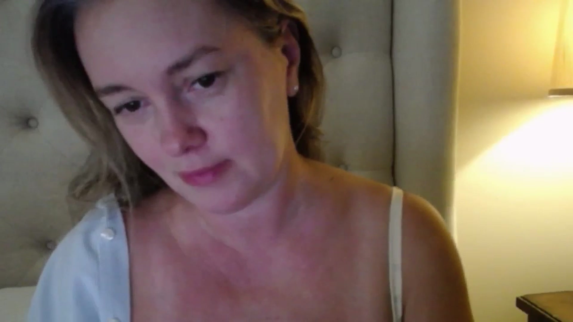Gallery image thumbnail from J0llye's myfreecams stream on, 09/18/2025, 16:41 image 3 of 20