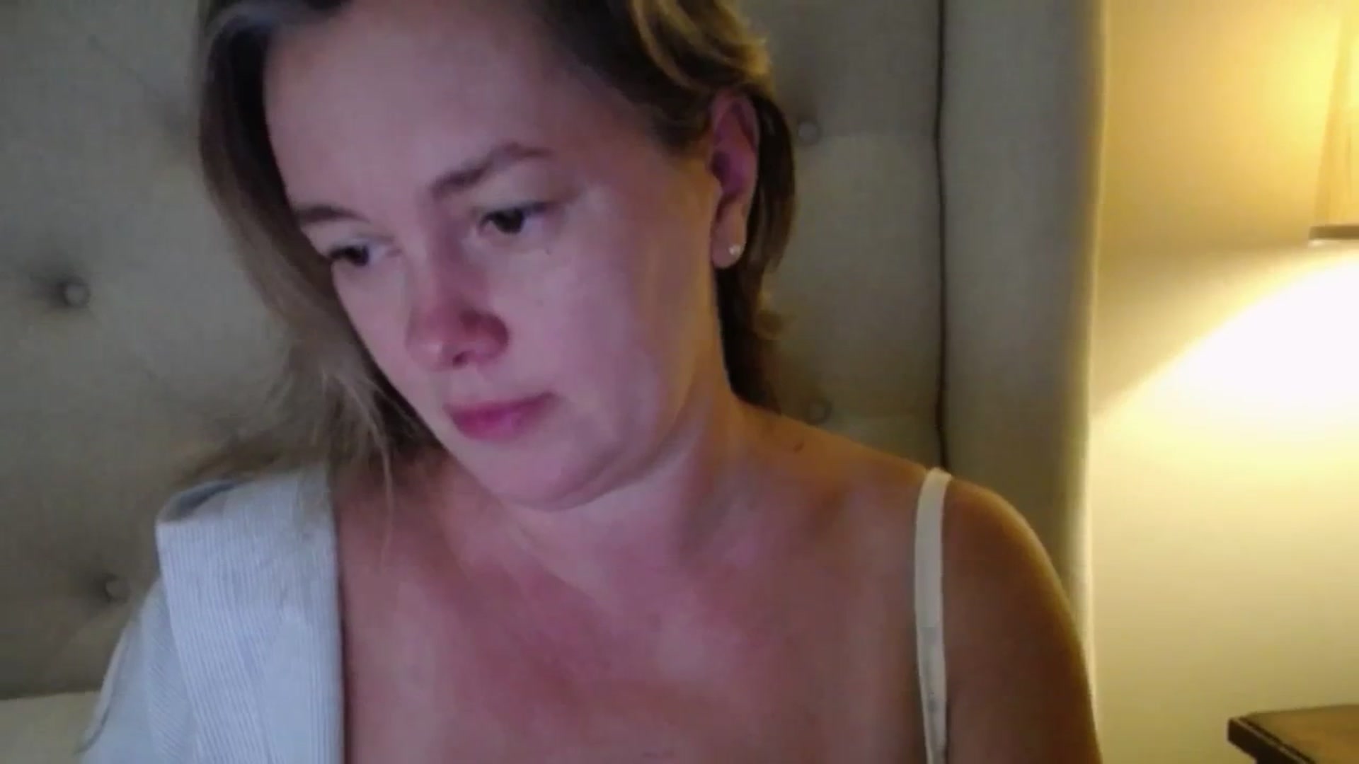 Gallery image thumbnail from J0llye's myfreecams stream on, 09/18/2025, 16:41 image 20 of 20
