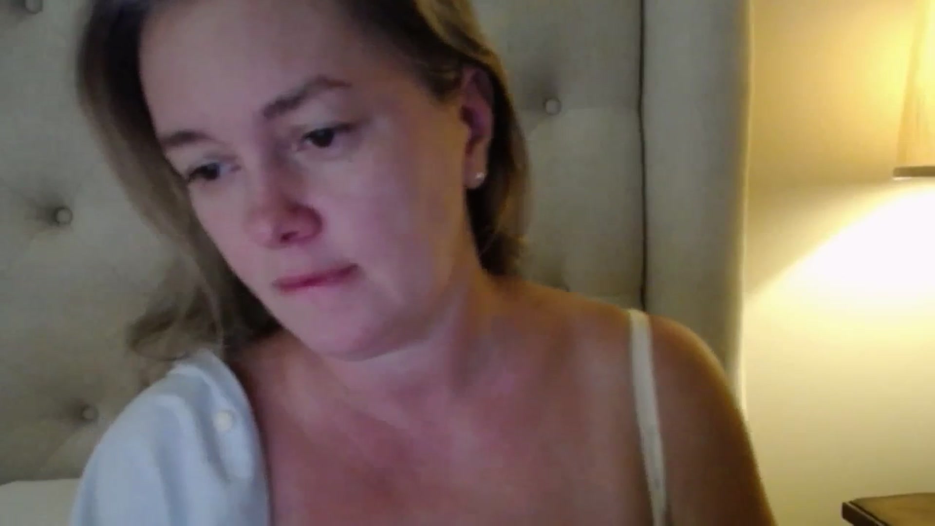 Gallery image thumbnail from J0llye's myfreecams stream on, 09/18/2025, 16:41 image 5 of 20
