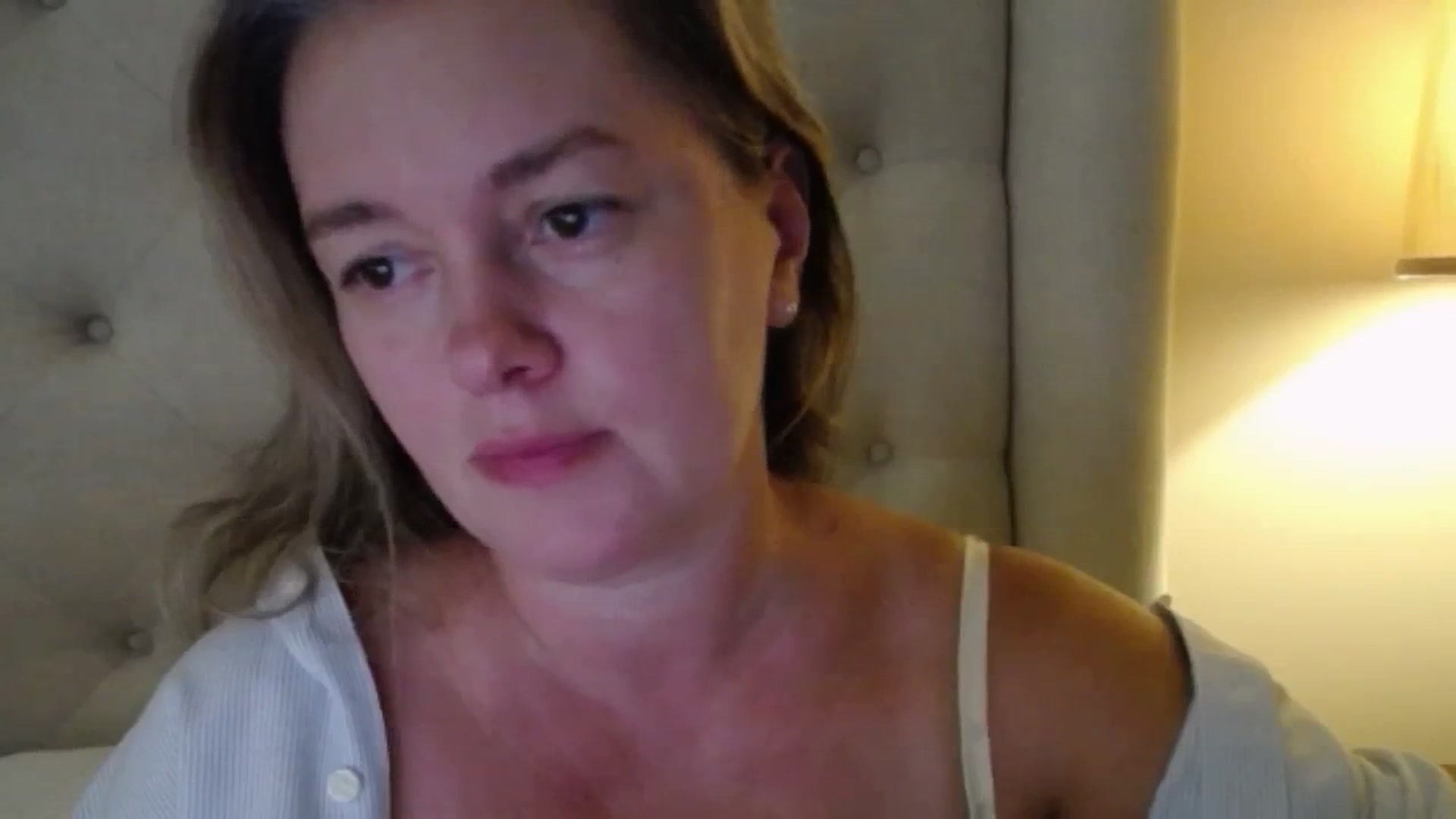 Gallery image thumbnail from J0llye's myfreecams stream on, 09/18/2025, 16:41 image 7 of 20