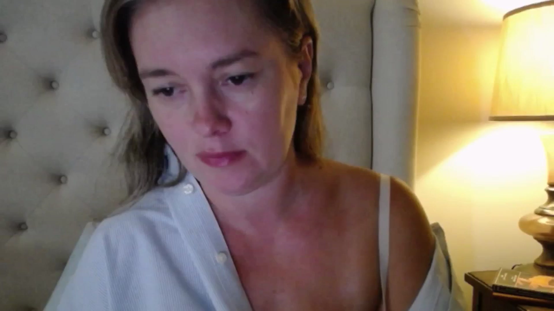 Gallery image thumbnail from J0llye's myfreecams stream on, 09/19/2025, 16:31 image 1 of 20