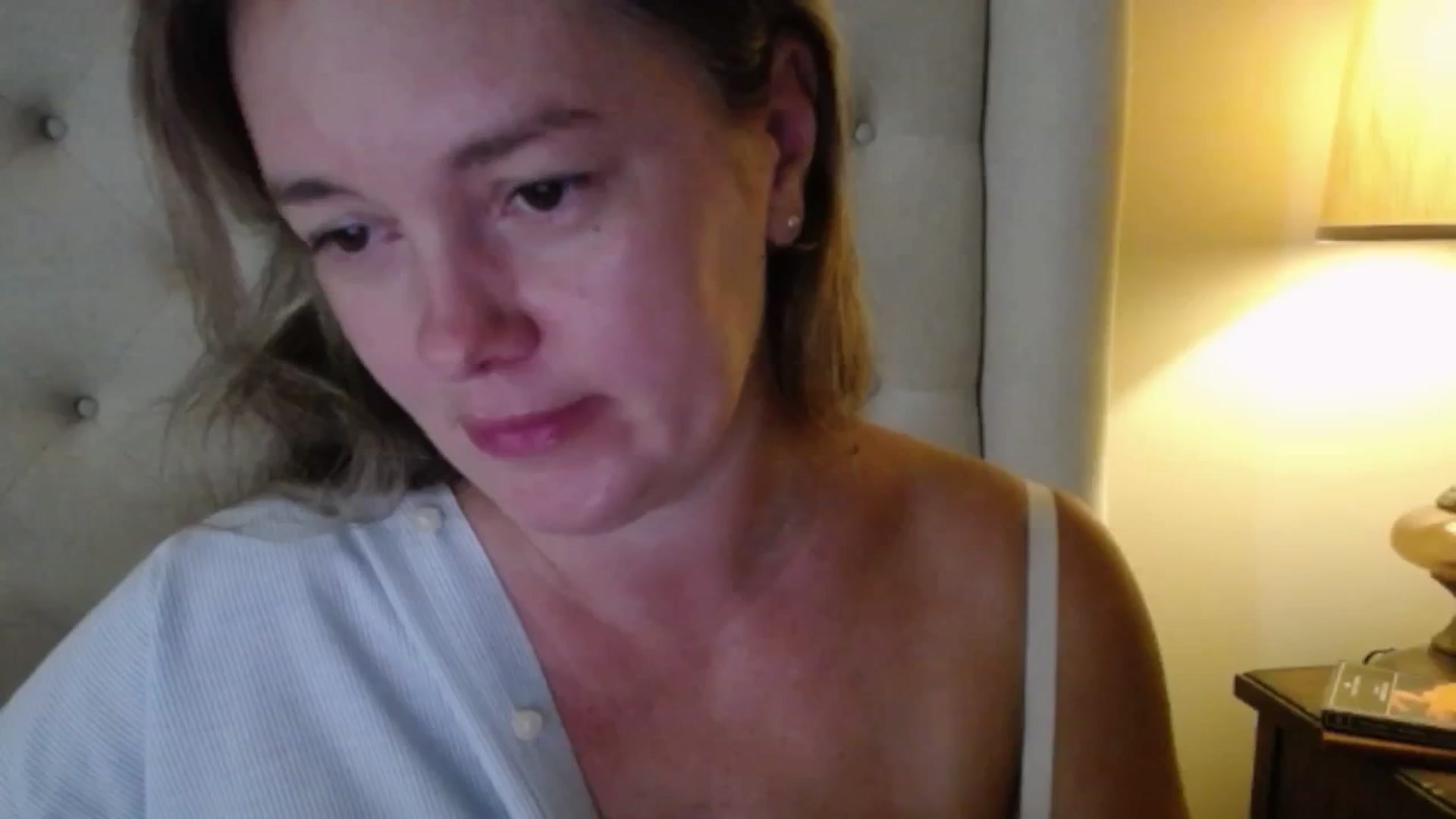 Gallery image thumbnail from J0llye's myfreecams stream on, 09/19/2025, 16:31 image 10 of 20