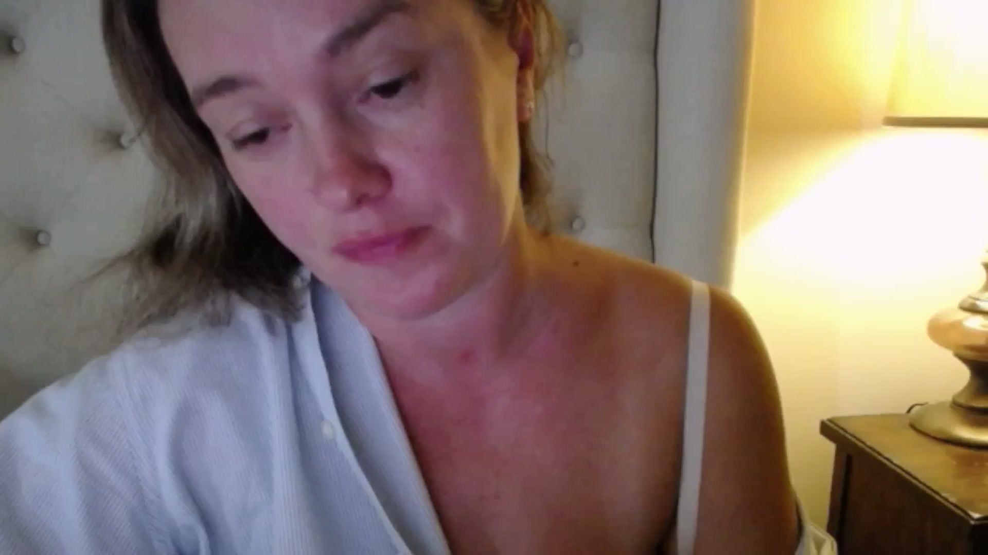 Gallery image thumbnail from J0llye's myfreecams stream on, 09/19/2025, 19:27 image 3 of 20