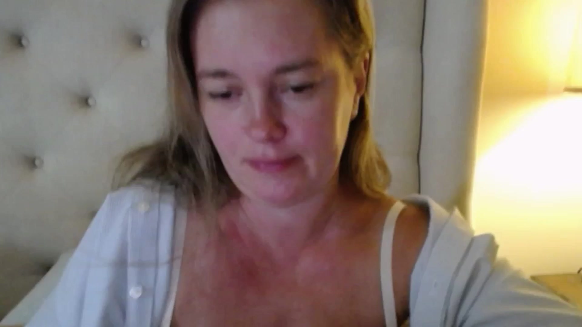Gallery image thumbnail from J0llye's myfreecams stream on, 09/19/2025, 19:27 image 19 of 20