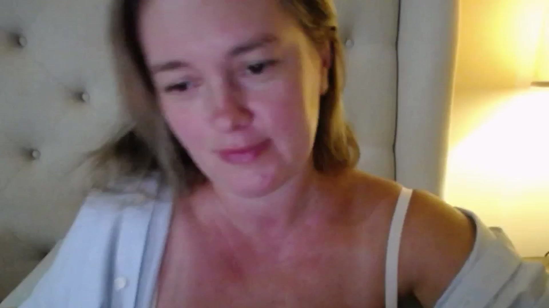Gallery image thumbnail from J0llye's myfreecams stream on, 09/19/2025, 19:27 image 10 of 20