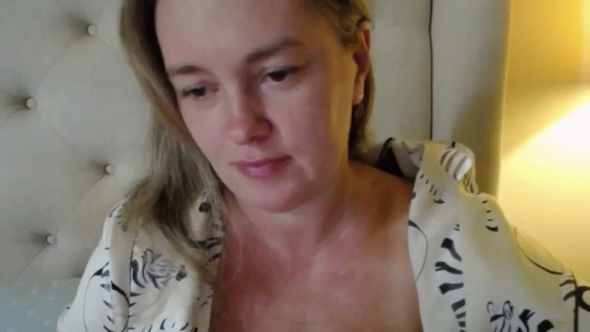 Gallery image thumbnail from J0llye's myfreecams stream on, 09/21/2025, 20:08 image 19 of 20