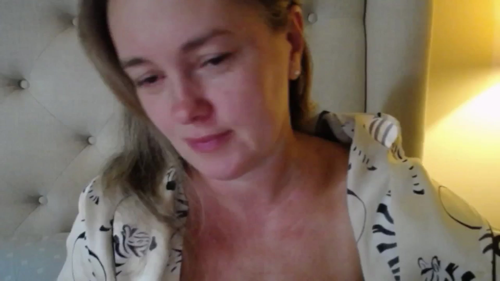 Gallery image thumbnail from J0llye's myfreecams stream on, 09/21/2025, 20:08 image 20 of 20