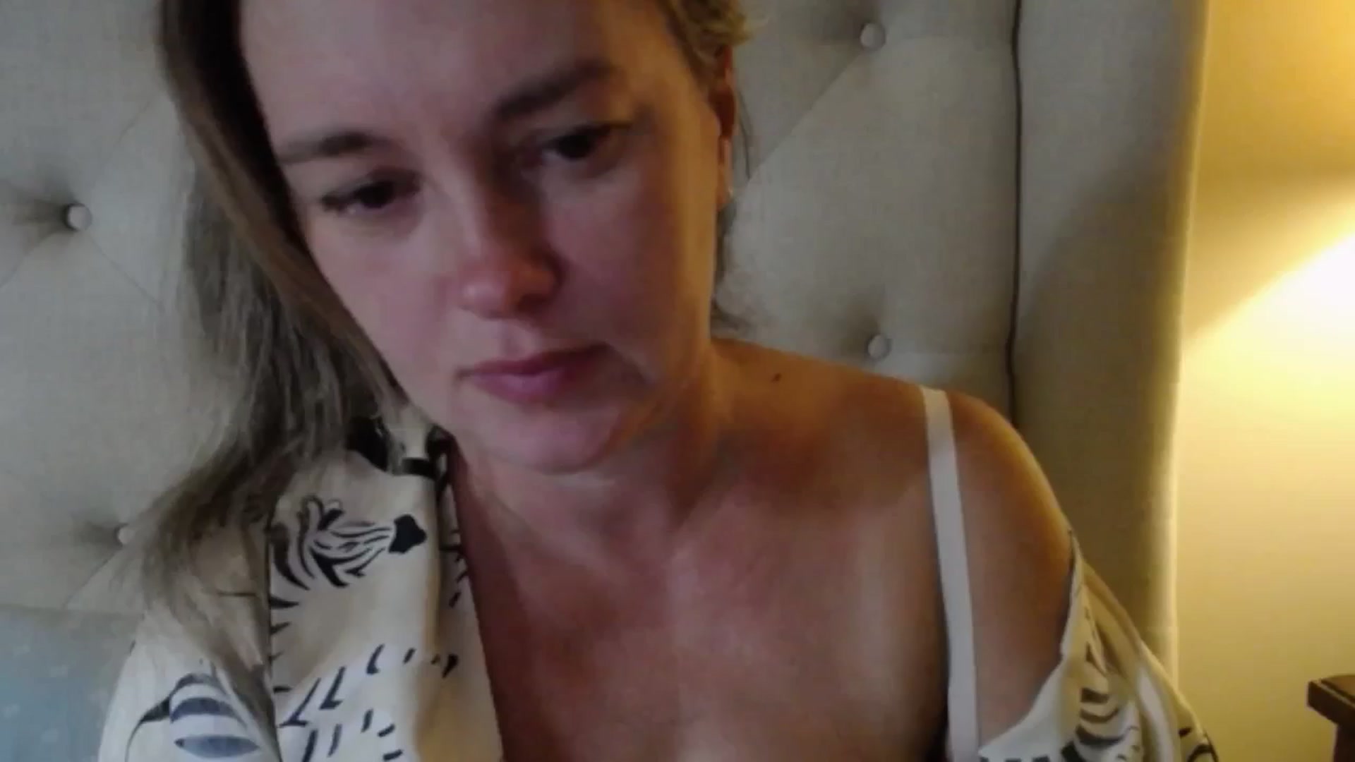 Gallery image thumbnail from J0llye's myfreecams stream on, 09/21/2025, 20:08 image 11 of 20