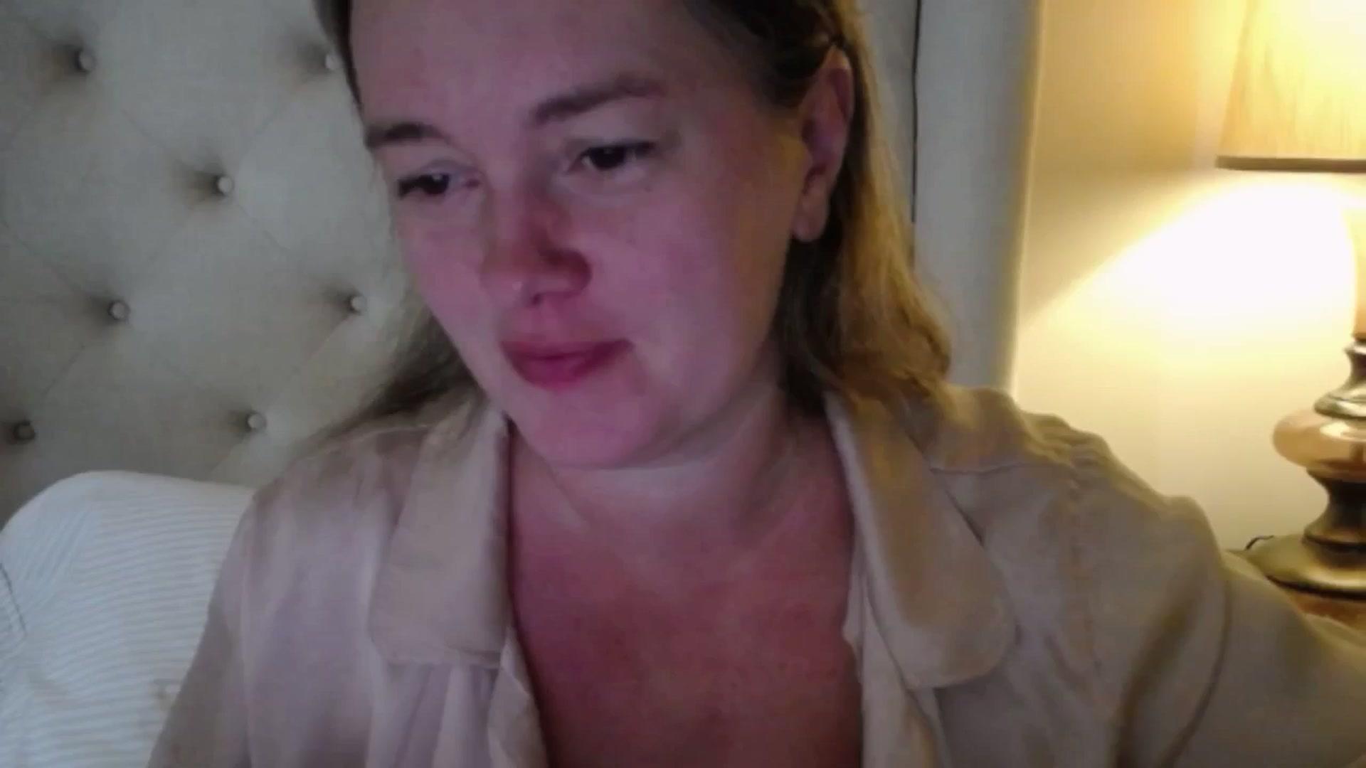 Gallery image thumbnail from J0llye's myfreecams stream on, 09/22/2025, 18:36 image 14 of 20