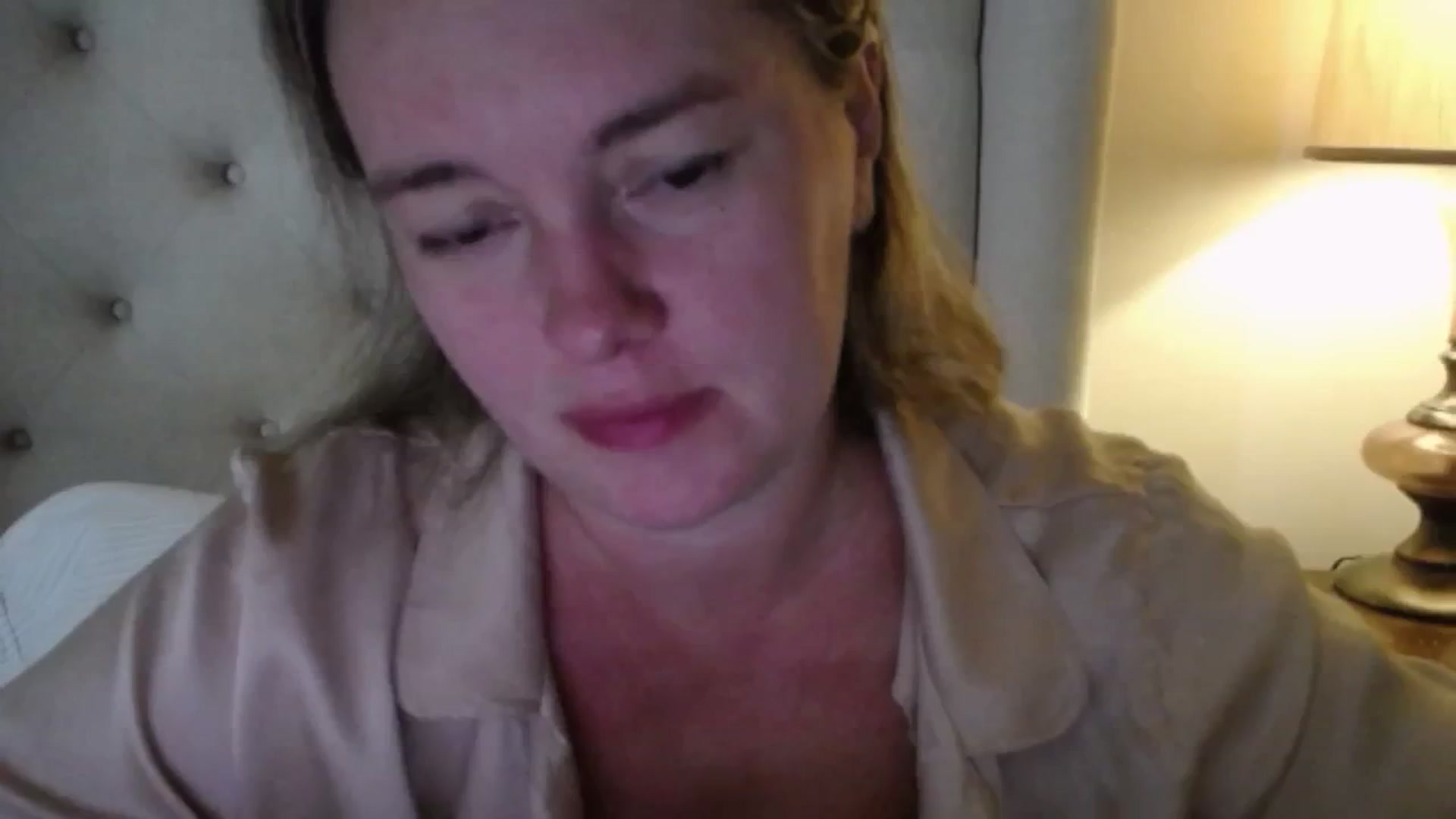 Gallery image thumbnail from J0llye's myfreecams stream on, 09/22/2025, 18:36 image 13 of 20