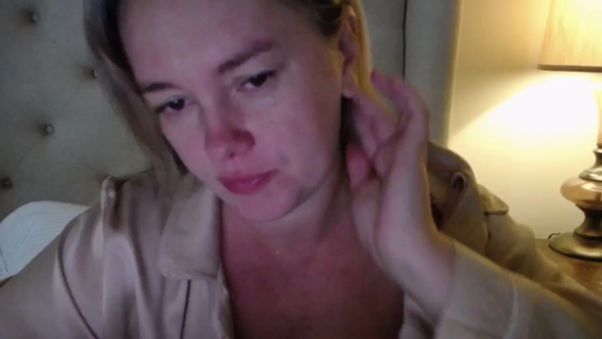 Gallery image thumbnail from J0llye's myfreecams stream on, 09/22/2025, 18:36 image 2 of 20