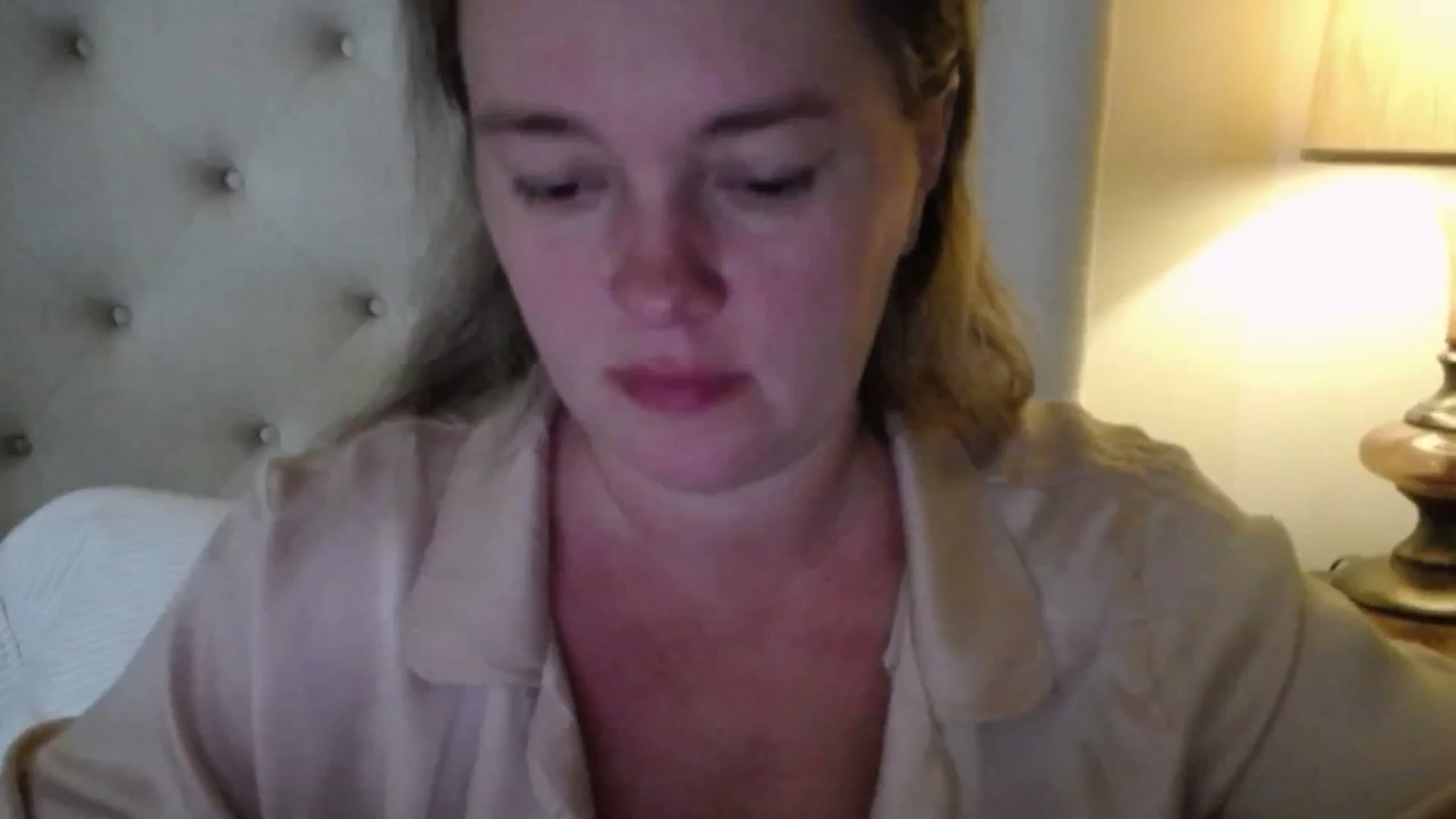 Gallery image thumbnail from J0llye's myfreecams stream on, 09/22/2025, 18:36 image 18 of 20