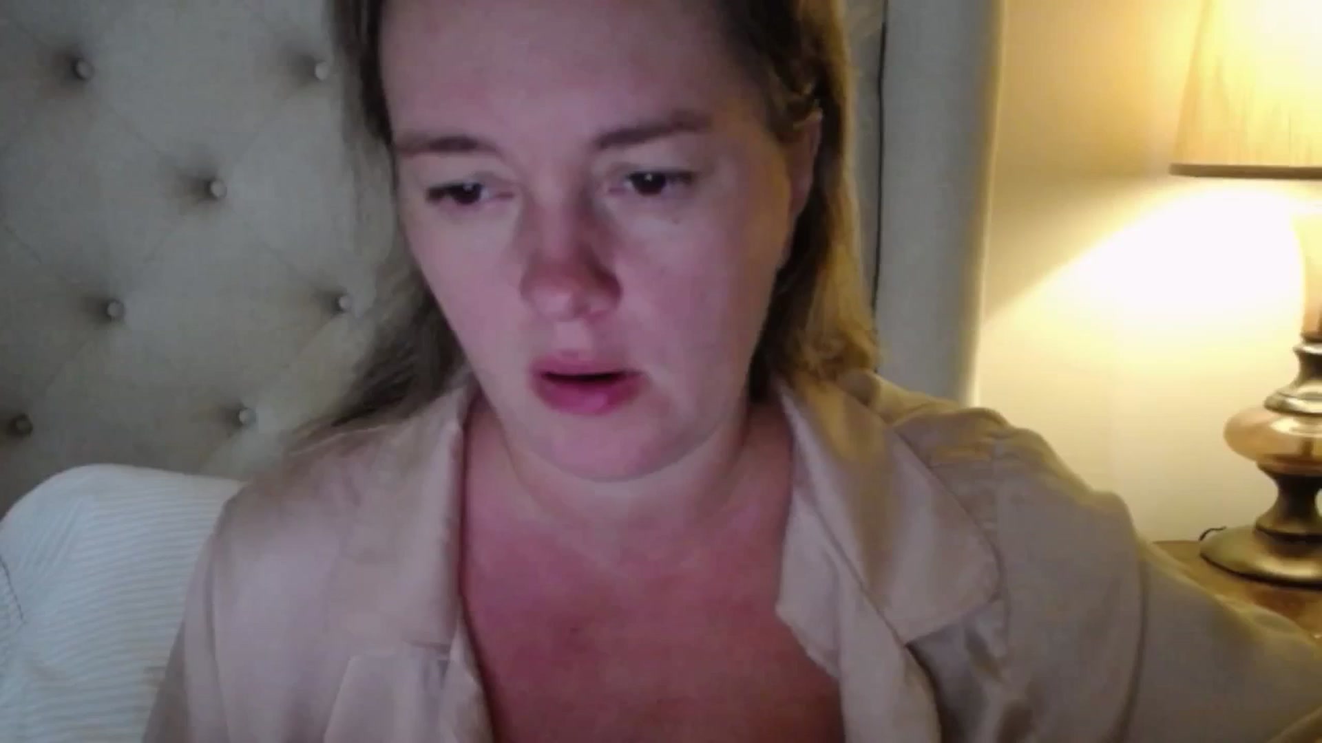 Gallery image thumbnail from J0llye's myfreecams stream on, 09/22/2025, 18:36 image 6 of 20