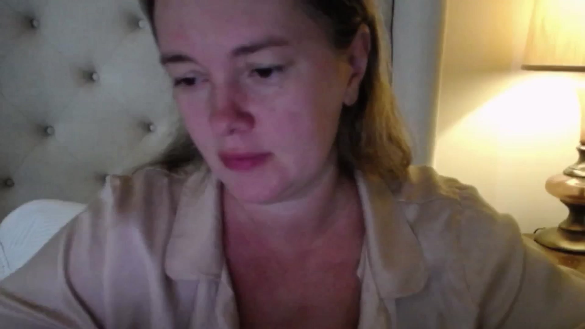 Gallery image thumbnail from J0llye's myfreecams stream on, 09/22/2025, 18:36 image 17 of 20