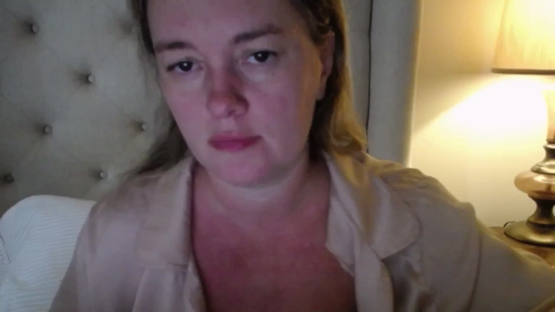 Gallery image thumbnail from J0llye's myfreecams stream on, 09/22/2025, 18:36 image 5 of 20