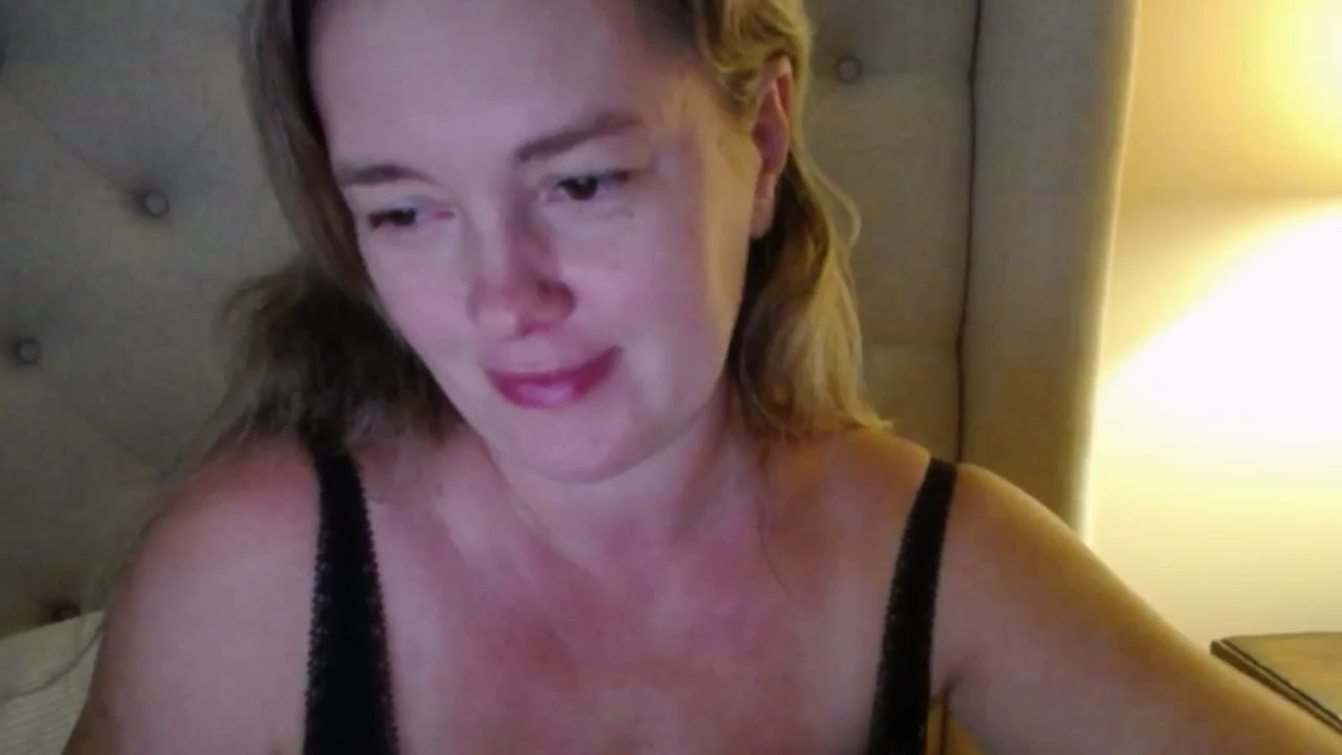 Gallery image thumbnail from J0llye's myfreecams stream on, 09/23/2025, 15:34 image 10 of 20
