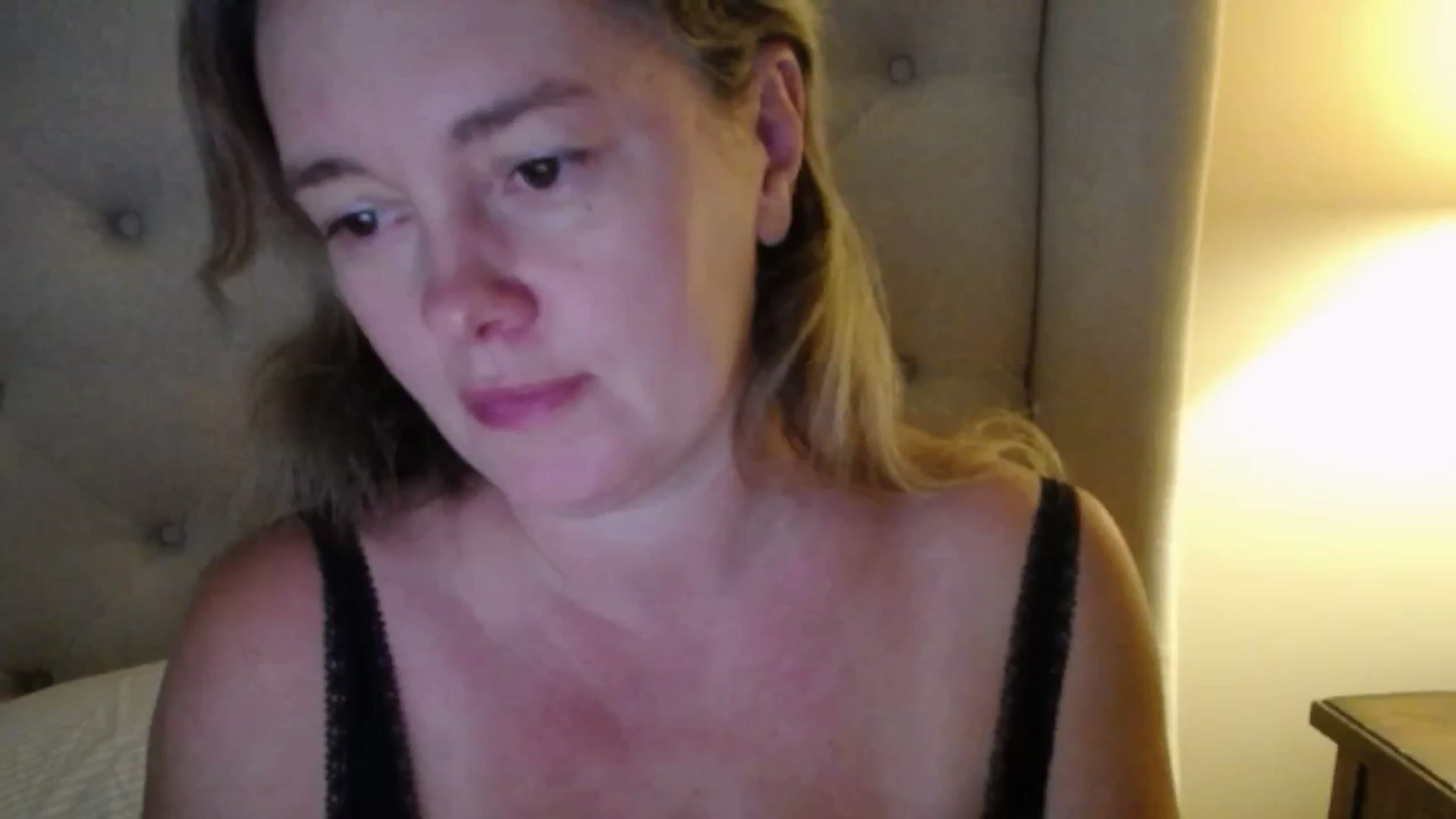 Gallery image thumbnail from J0llye's myfreecams stream on, 09/23/2025, 15:34 image 18 of 20