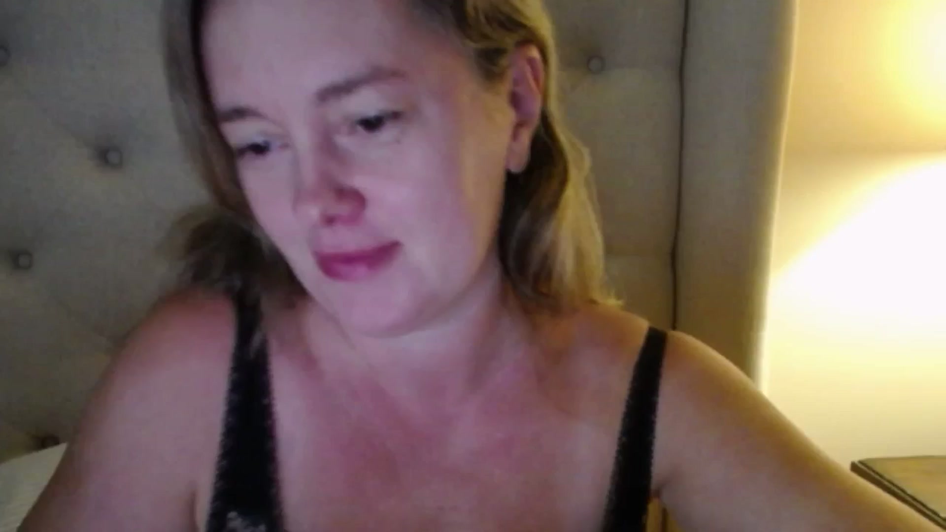 Gallery image thumbnail from J0llye's myfreecams stream on, 09/23/2025, 15:34 image 7 of 20