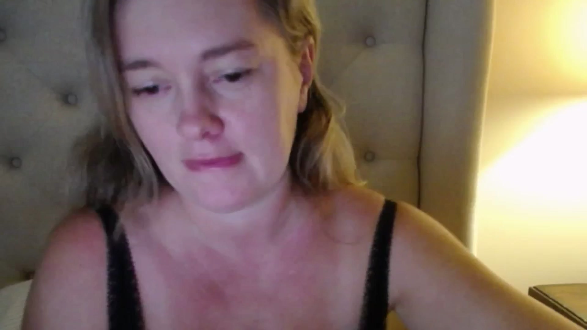 Gallery image thumbnail from J0llye's myfreecams stream on, 09/23/2025, 15:34 image 5 of 20