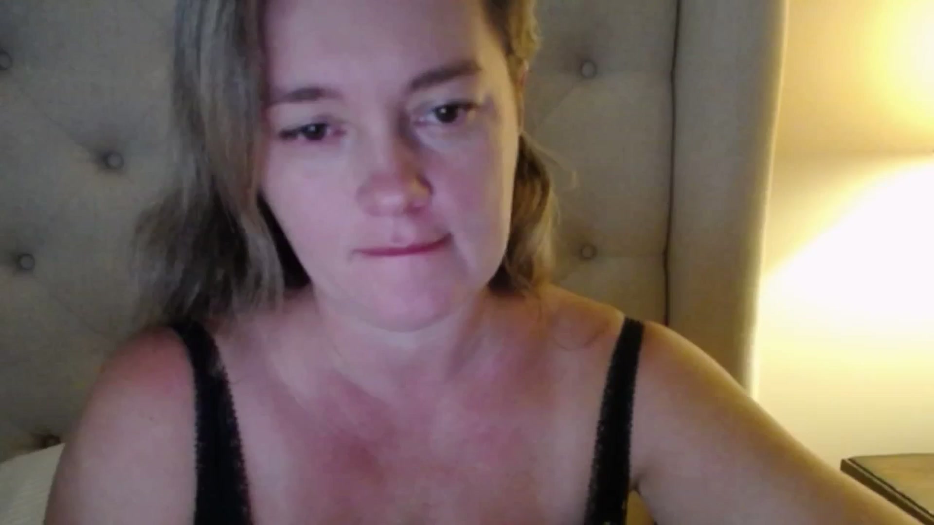 Gallery image thumbnail from J0llye's myfreecams stream on, 09/23/2025, 15:34 image 2 of 20