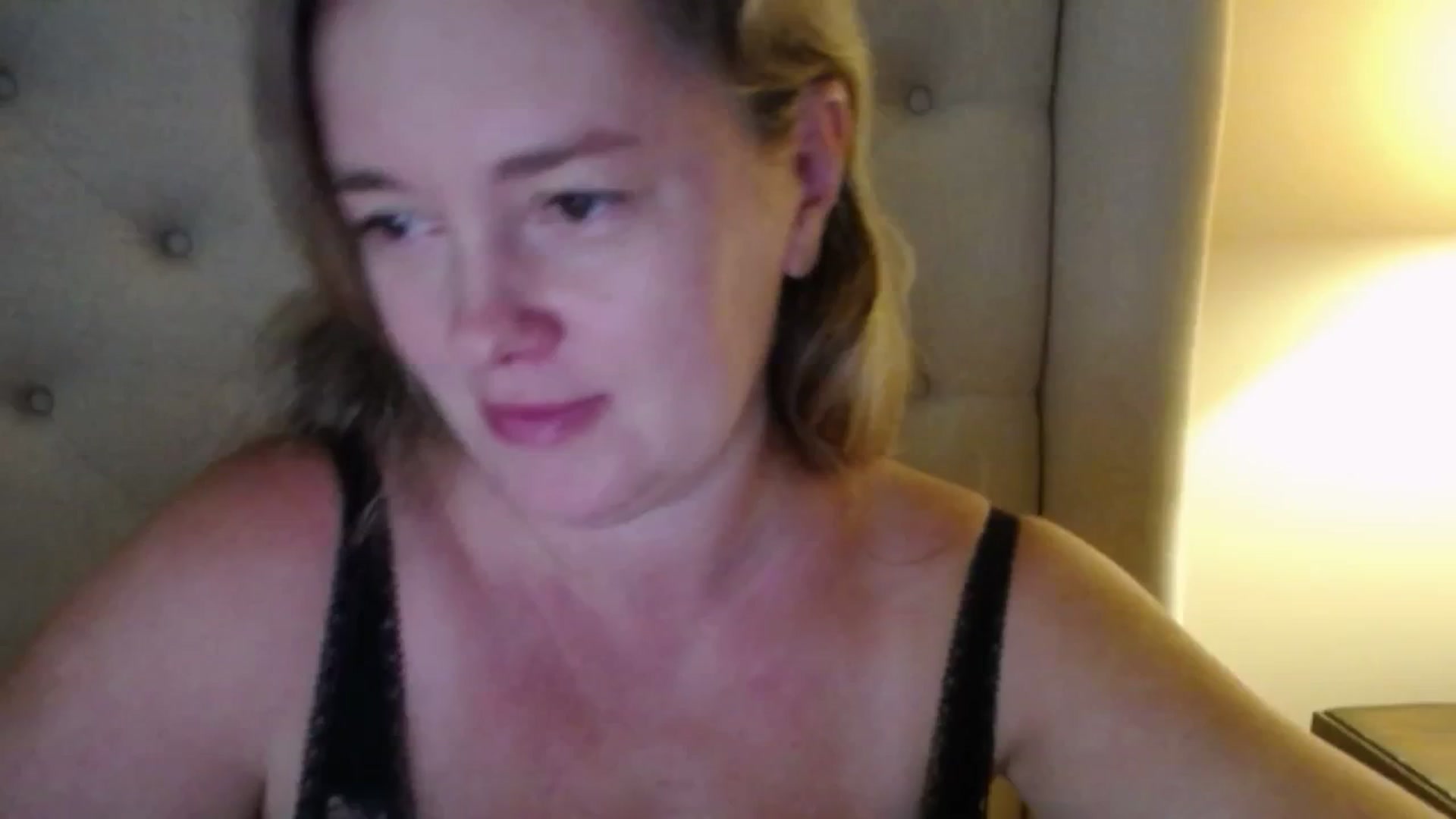 Gallery image thumbnail from J0llye's myfreecams stream on, 09/23/2025, 15:34 image 3 of 20