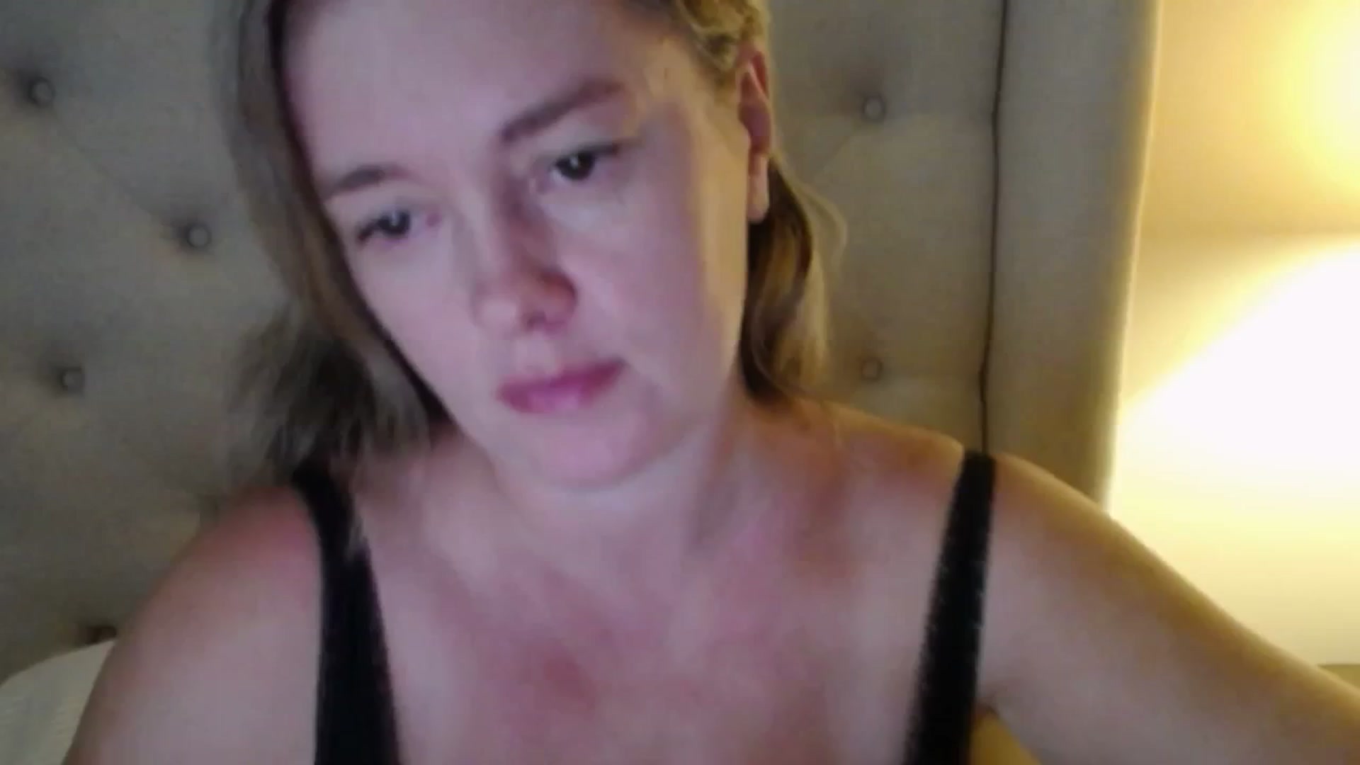 Gallery image thumbnail from J0llye's myfreecams stream on, 09/23/2025, 15:34 image 1 of 20