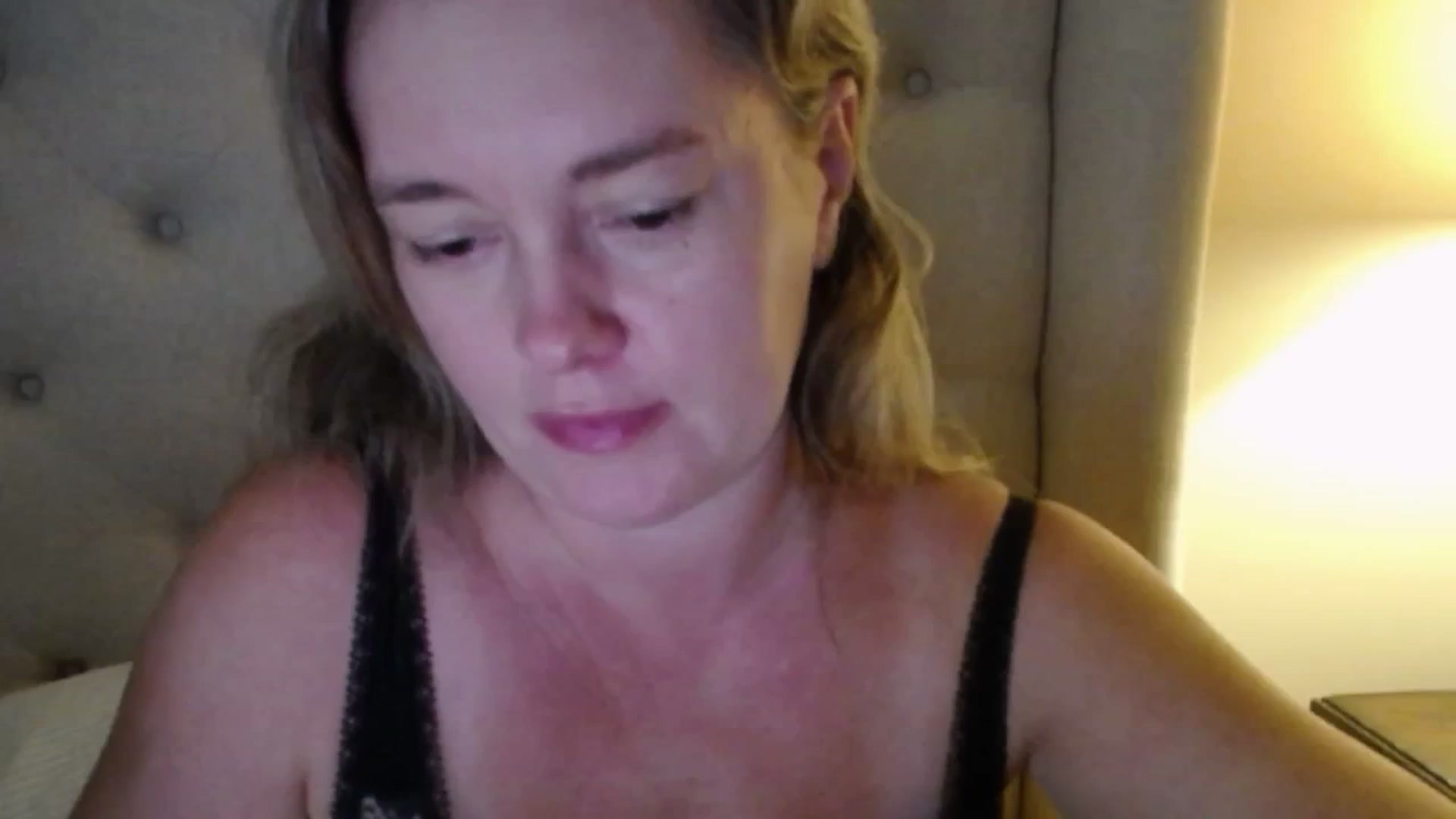 Gallery image thumbnail from J0llye's myfreecams stream on, 09/23/2025, 15:34 image 13 of 20