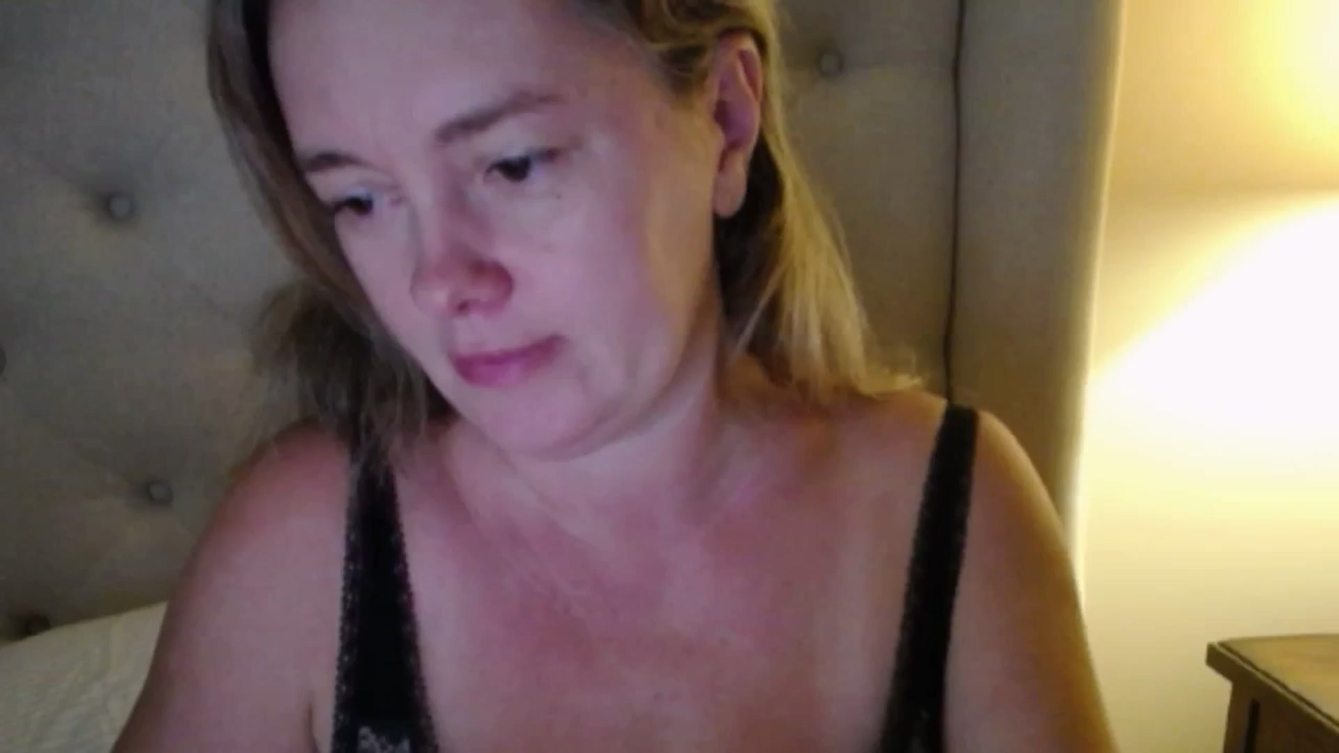 Gallery image thumbnail from J0llye's myfreecams stream on, 09/23/2025, 15:34 image 16 of 20