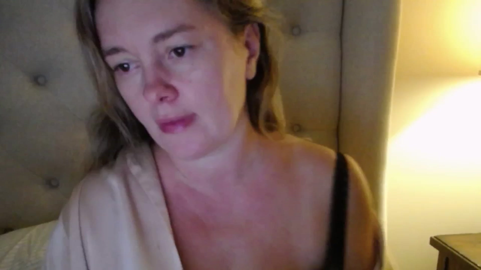 Gallery image thumbnail from J0llye's myfreecams stream on, 09/23/2025, 16:40 image 1 of 20