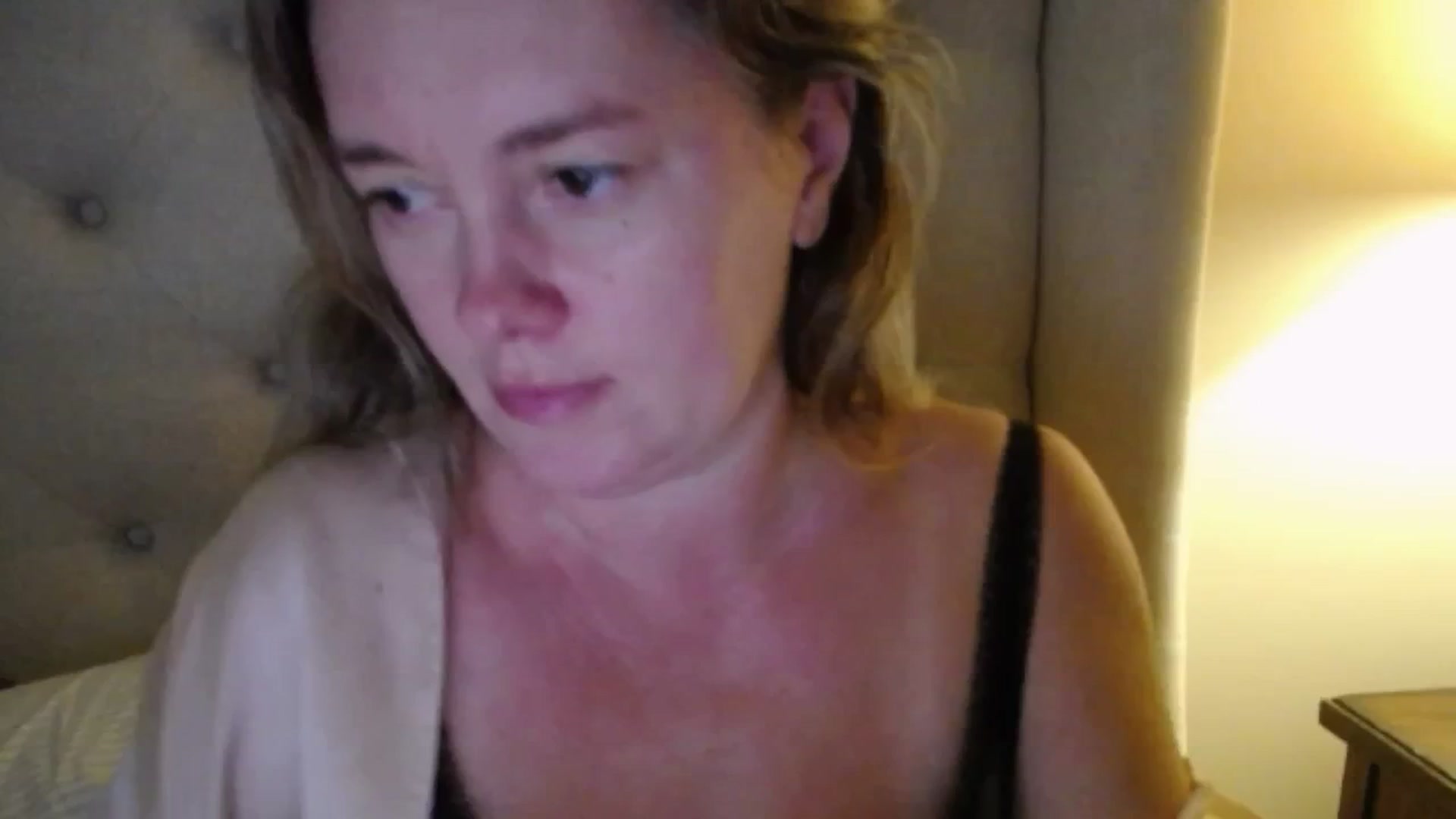 Gallery image thumbnail from J0llye's myfreecams stream on, 09/23/2025, 16:40 image 3 of 20