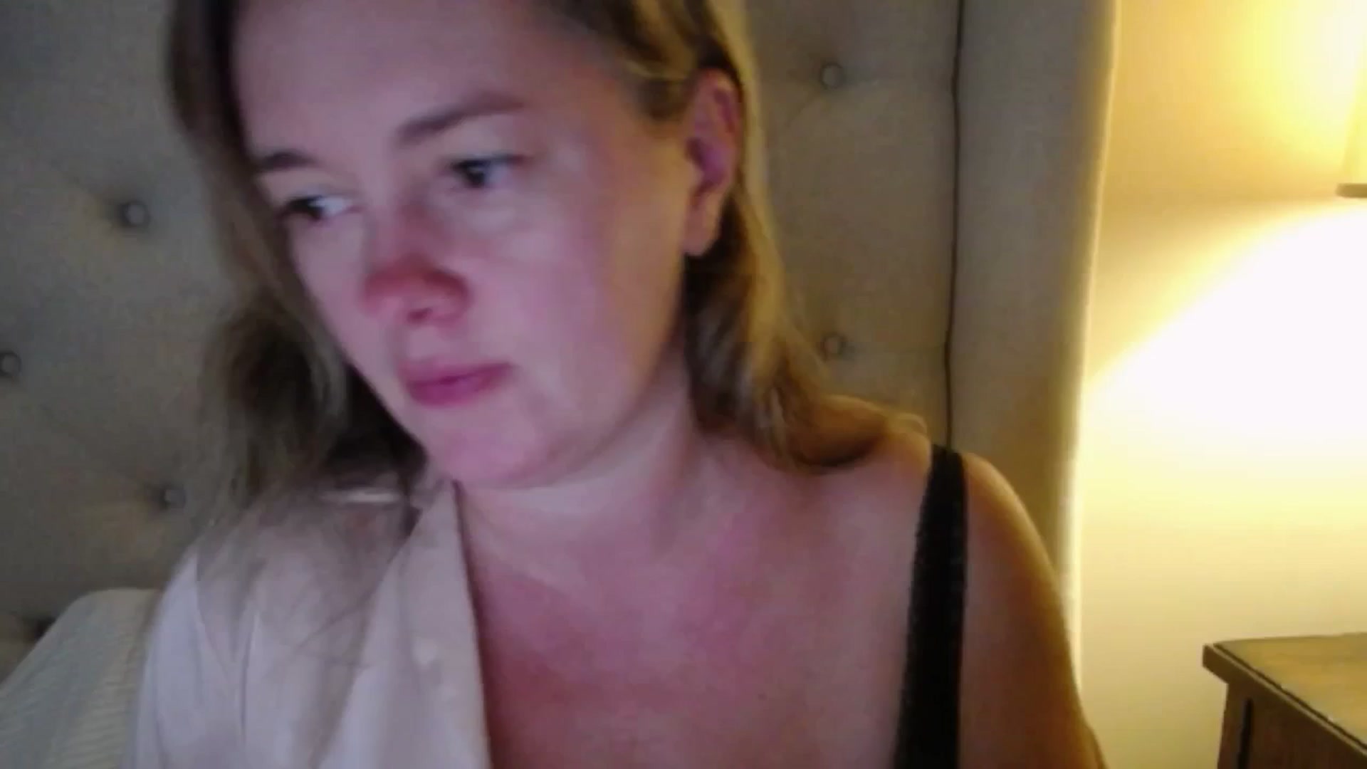 Gallery image thumbnail from J0llye's myfreecams stream on, 09/23/2025, 19:37 image 3 of 20