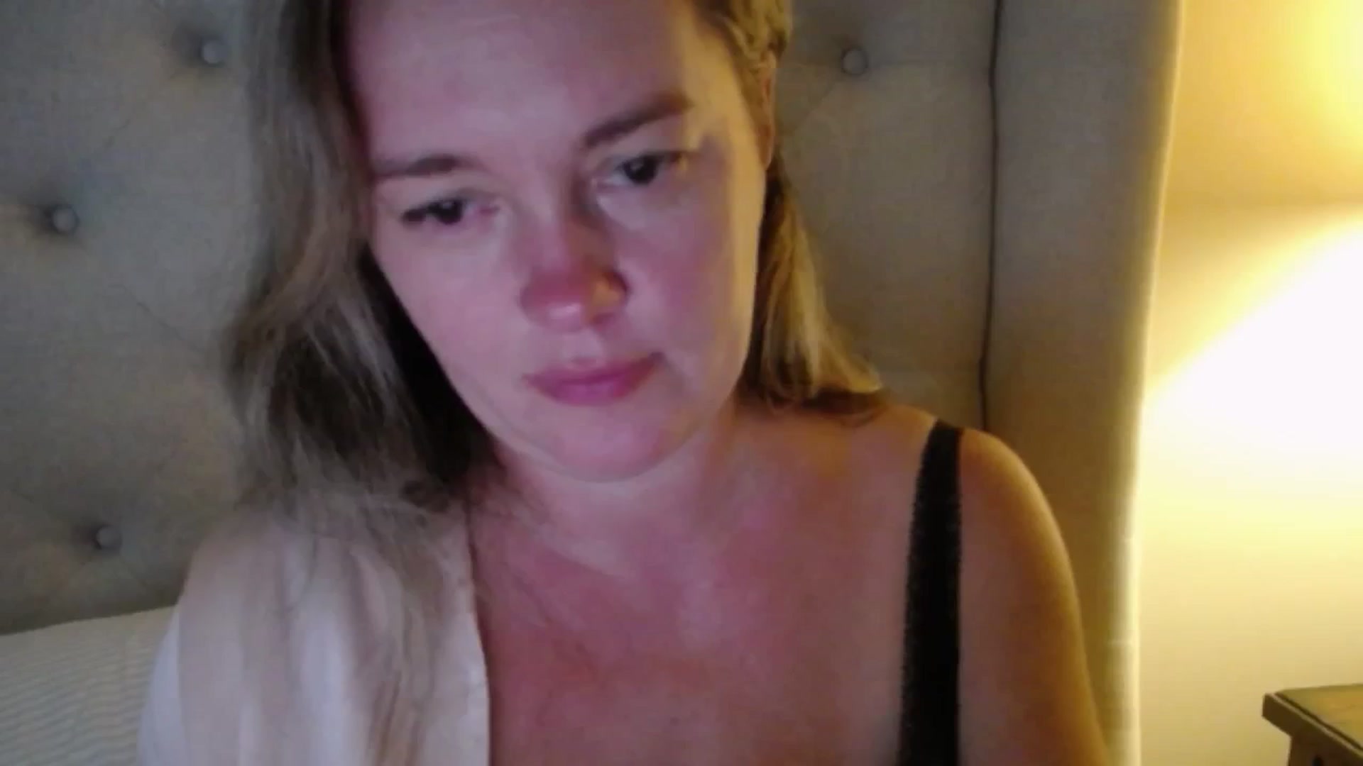 Gallery image thumbnail from J0llye's myfreecams stream on, 09/23/2025, 19:37 image 9 of 20