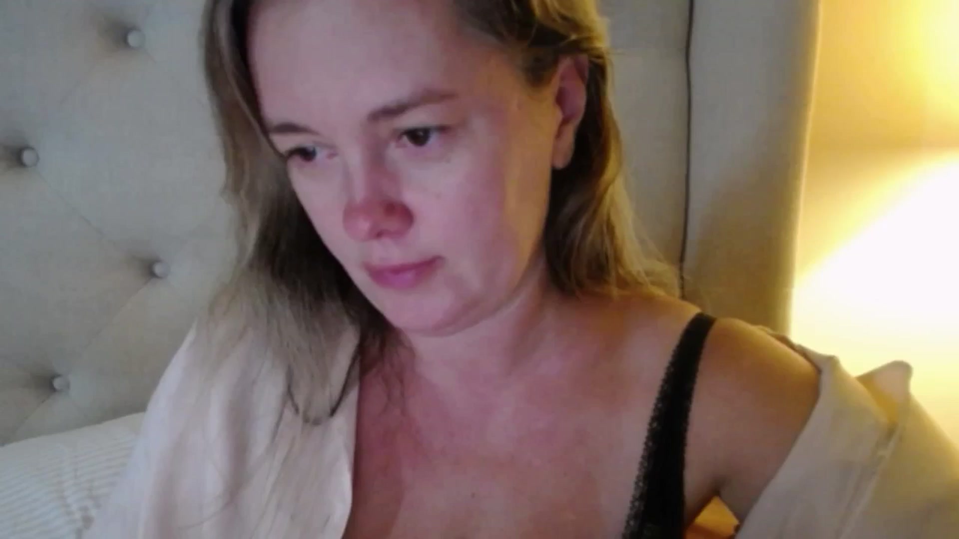 Gallery image thumbnail from J0llye's myfreecams stream on, 09/23/2025, 19:37 image 13 of 20