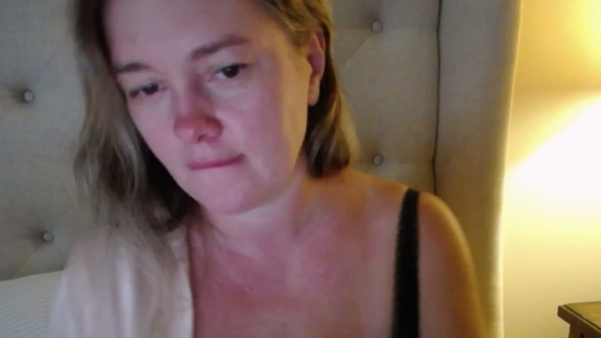 Gallery image thumbnail from J0llye's myfreecams stream on, 09/23/2025, 19:37 image 11 of 20