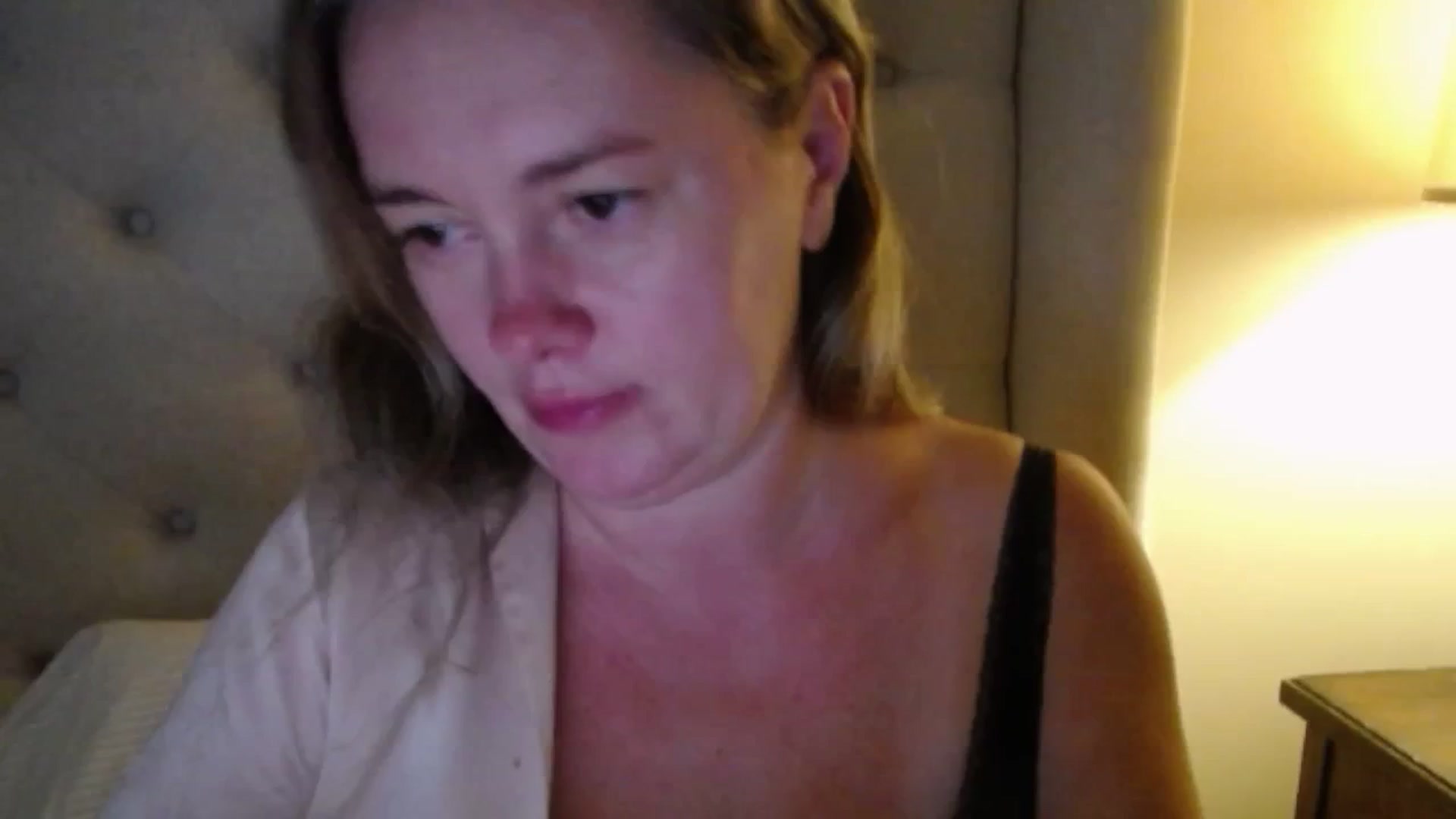 Gallery image thumbnail from J0llye's myfreecams stream on, 09/23/2025, 19:37 image 4 of 20