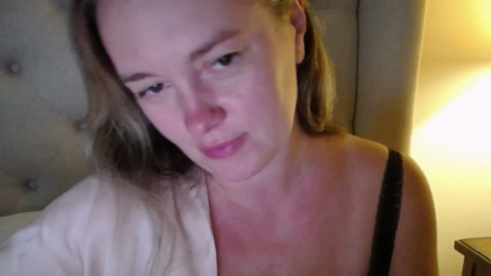 Gallery image thumbnail from J0llye's myfreecams stream on, 09/23/2025, 19:37 image 7 of 20