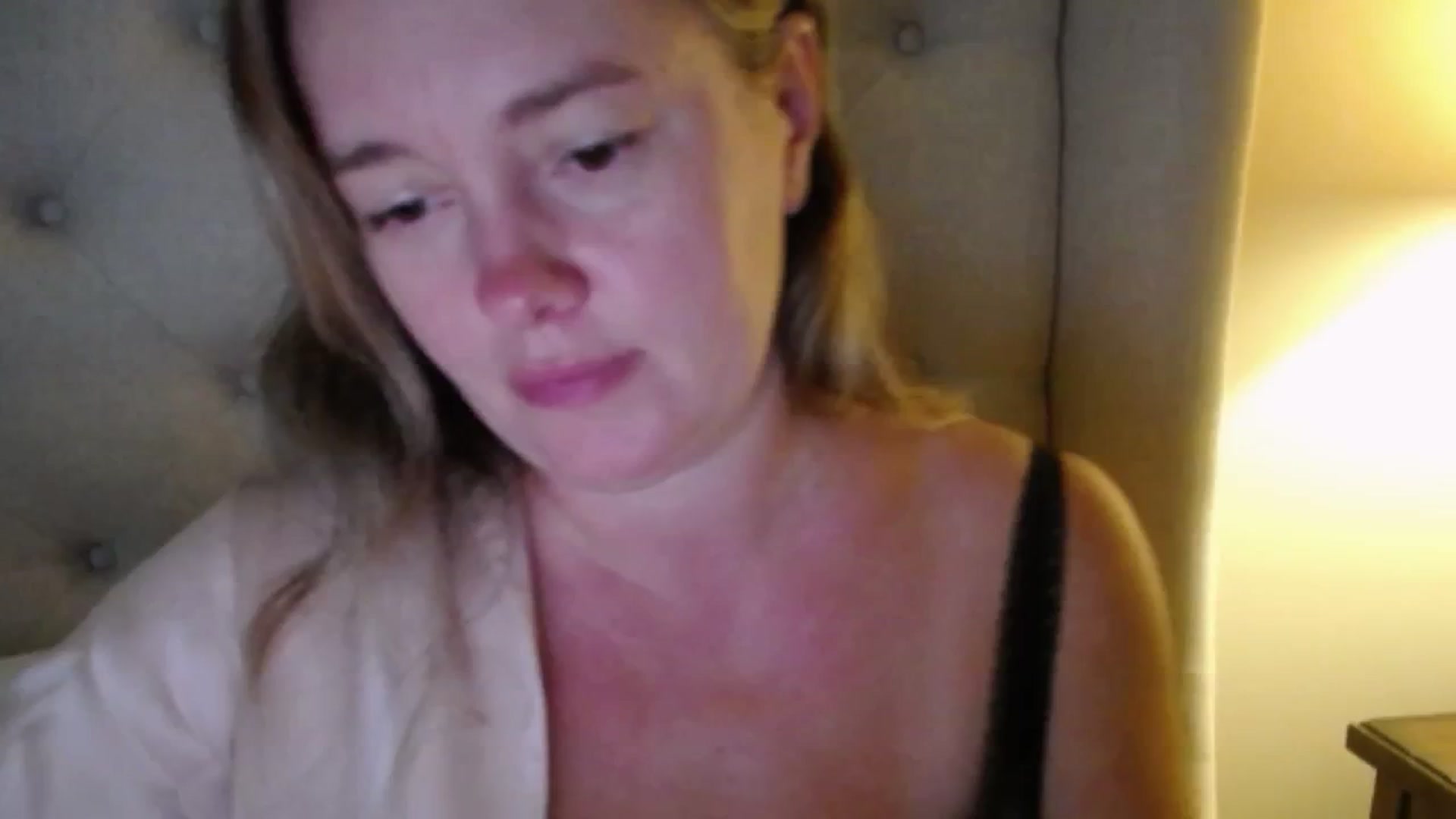 Gallery image thumbnail from J0llye's myfreecams stream on, 09/23/2025, 19:37 image 6 of 20