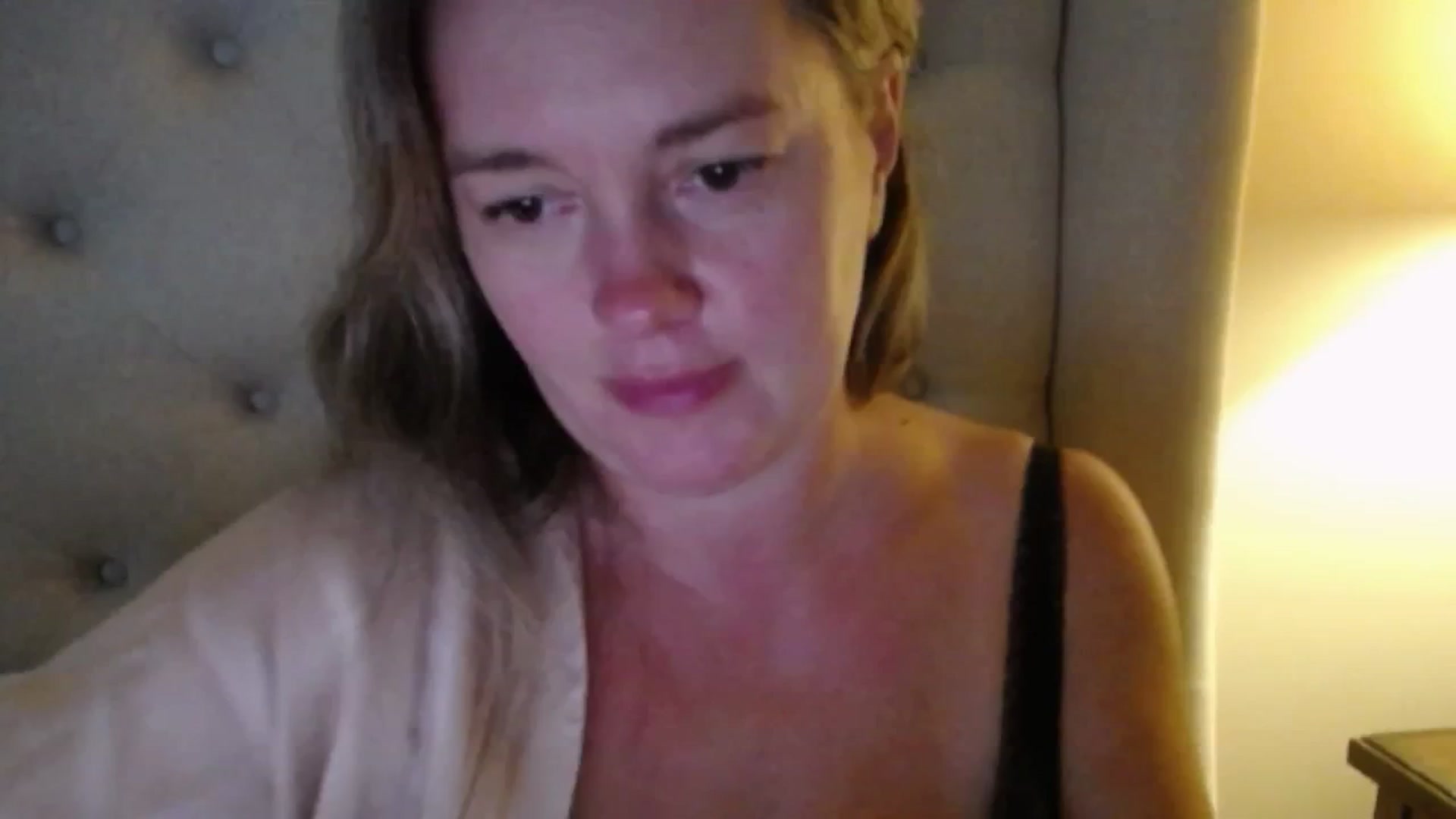 Gallery image thumbnail from J0llye's myfreecams stream on, 09/23/2025, 19:37 image 10 of 20