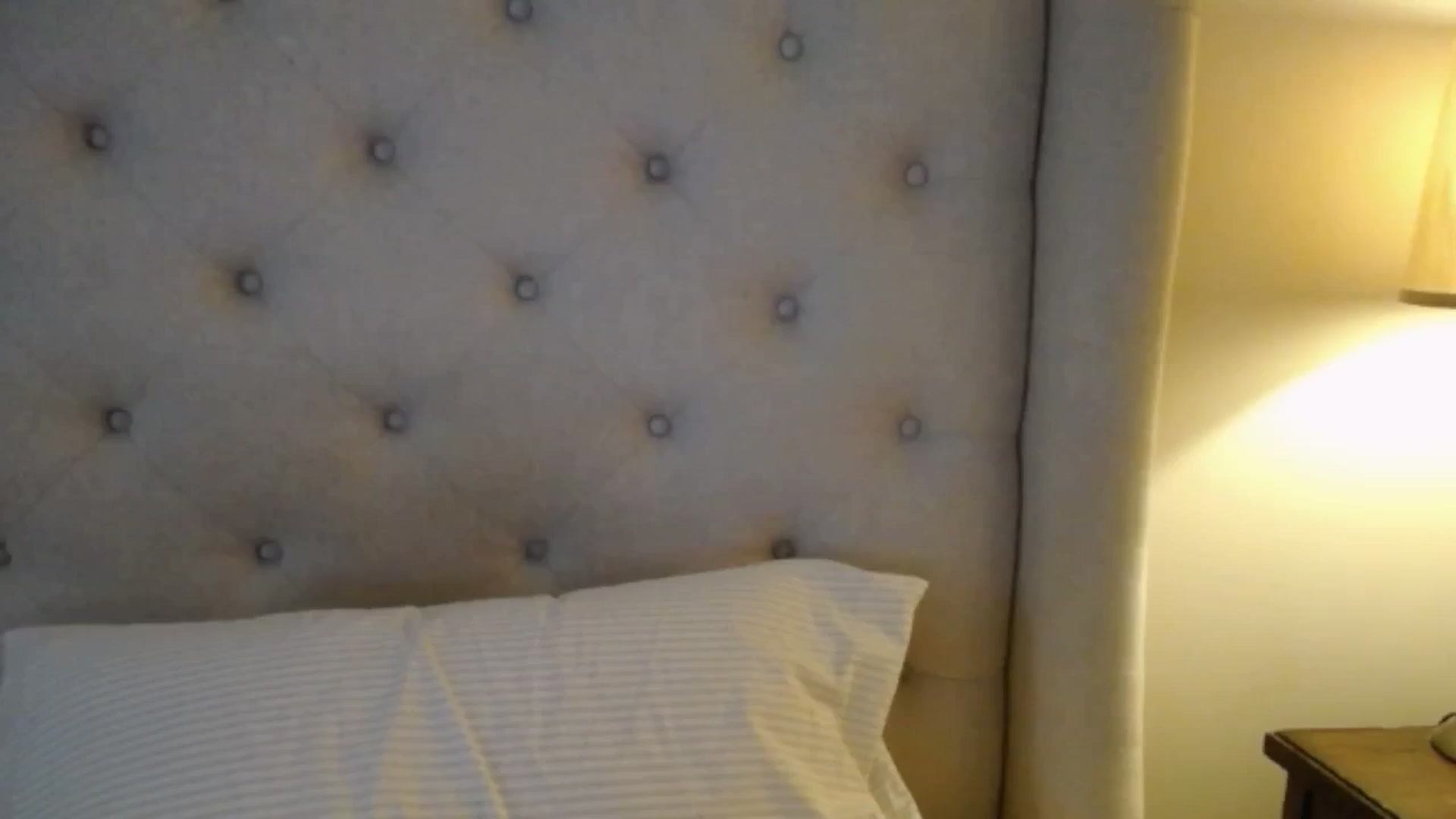 Gallery image thumbnail from J0llye's myfreecams stream on, 09/24/2025, 16:35 image 9 of 20