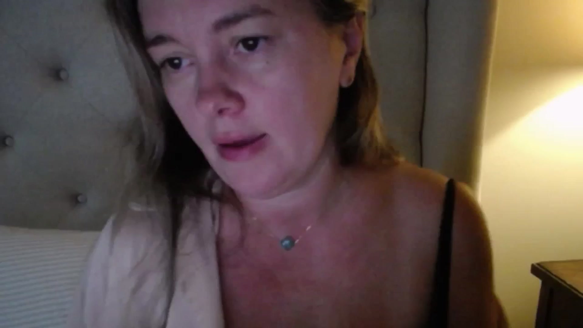Gallery image thumbnail from J0llye's myfreecams stream on, 09/24/2025, 16:35 image 10 of 20