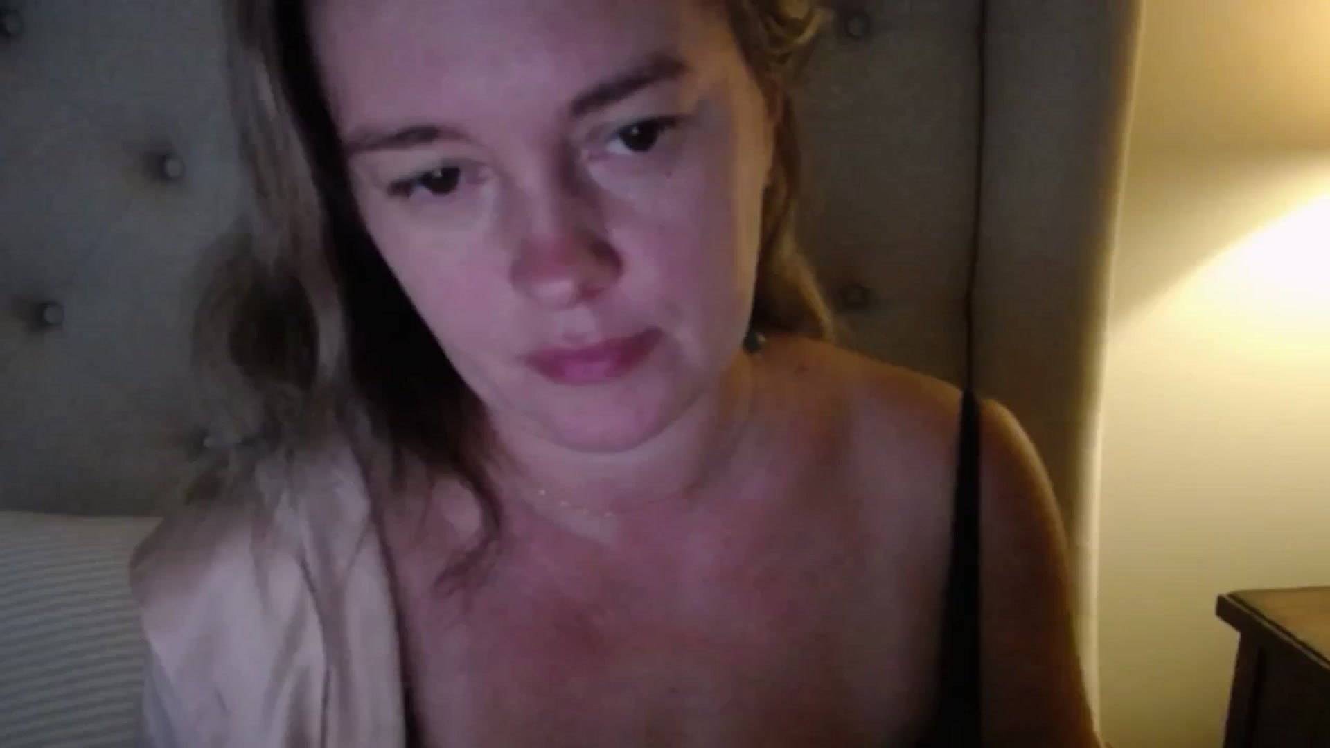 Gallery image thumbnail from J0llye's myfreecams stream on, 09/24/2025, 16:35 image 8 of 20