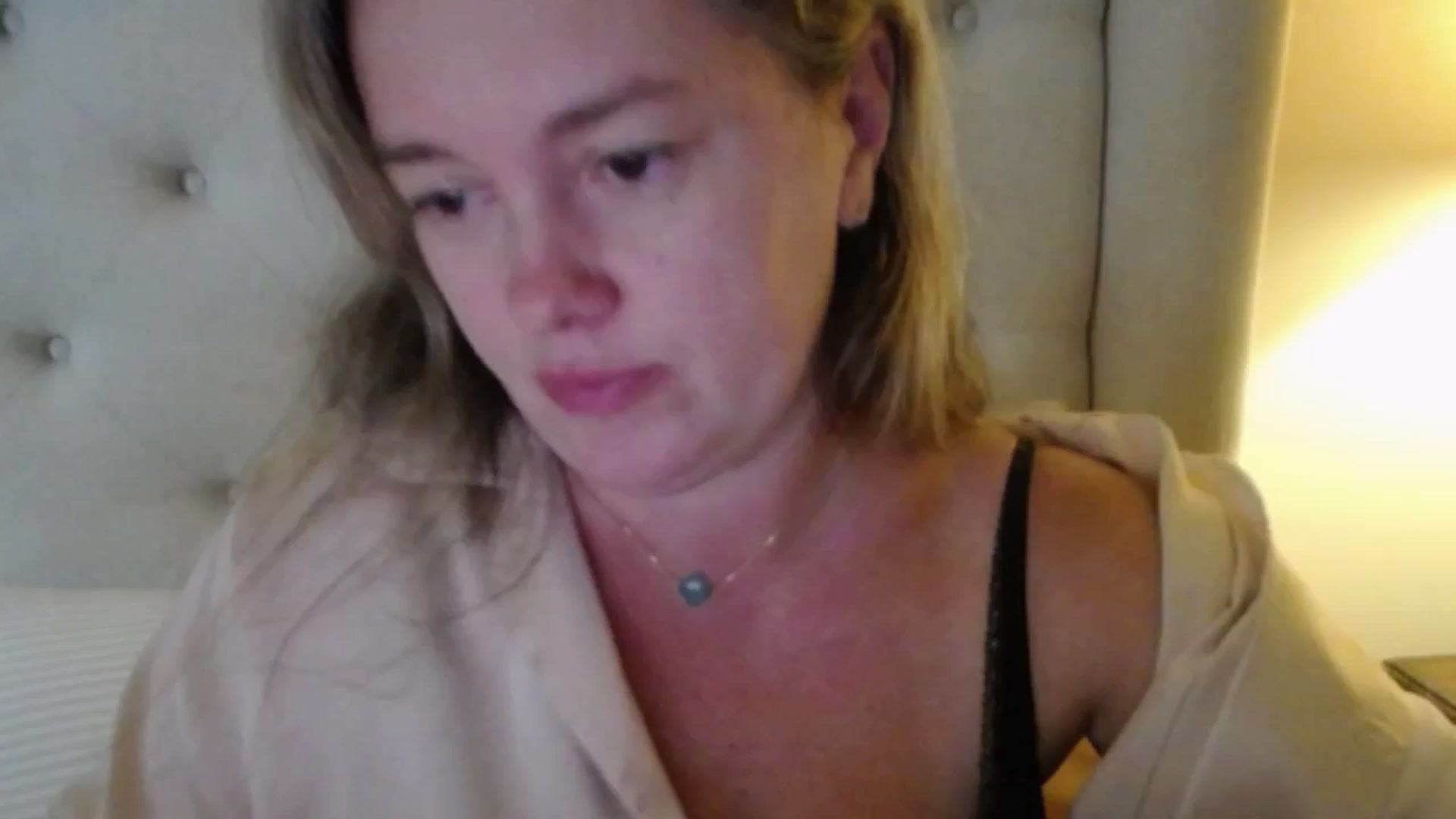 Gallery image thumbnail from J0llye's myfreecams stream on, 09/24/2025, 19:11 image 5 of 20