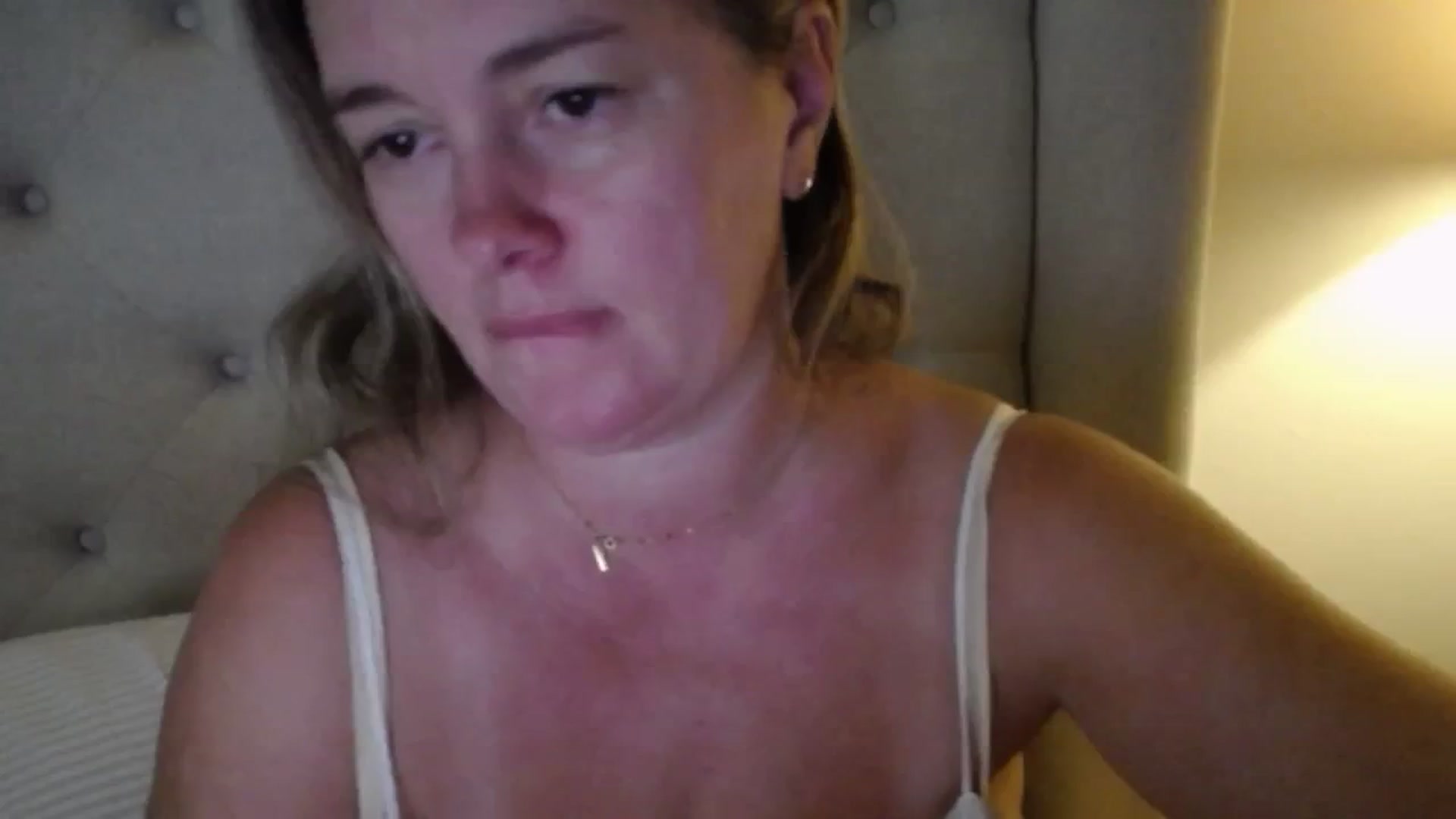 Gallery image thumbnail from J0llye's myfreecams stream on, 09/25/2025, 19:31 image 14 of 20