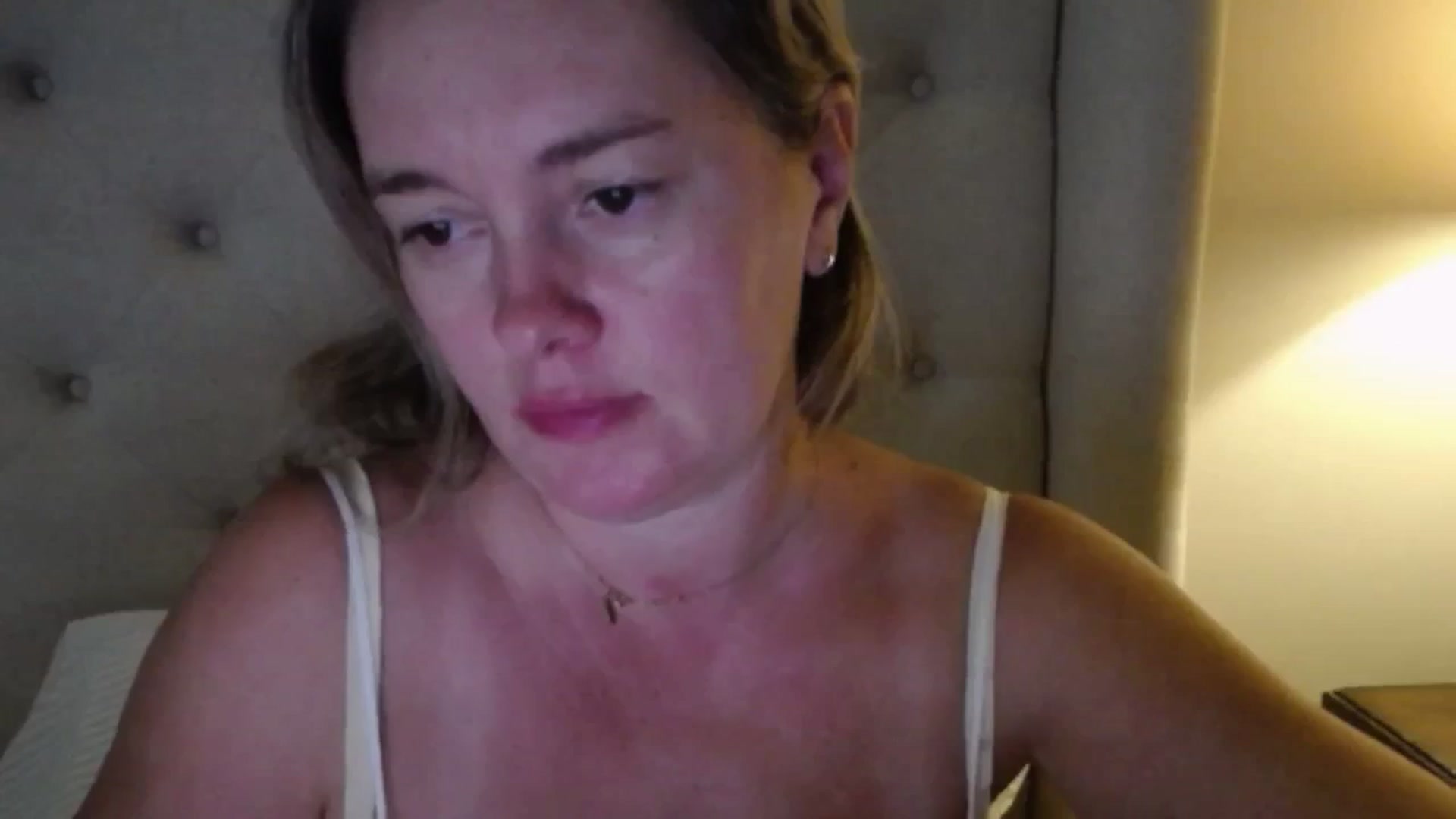 Gallery image thumbnail from J0llye's myfreecams stream on, 09/25/2025, 19:31 image 3 of 20