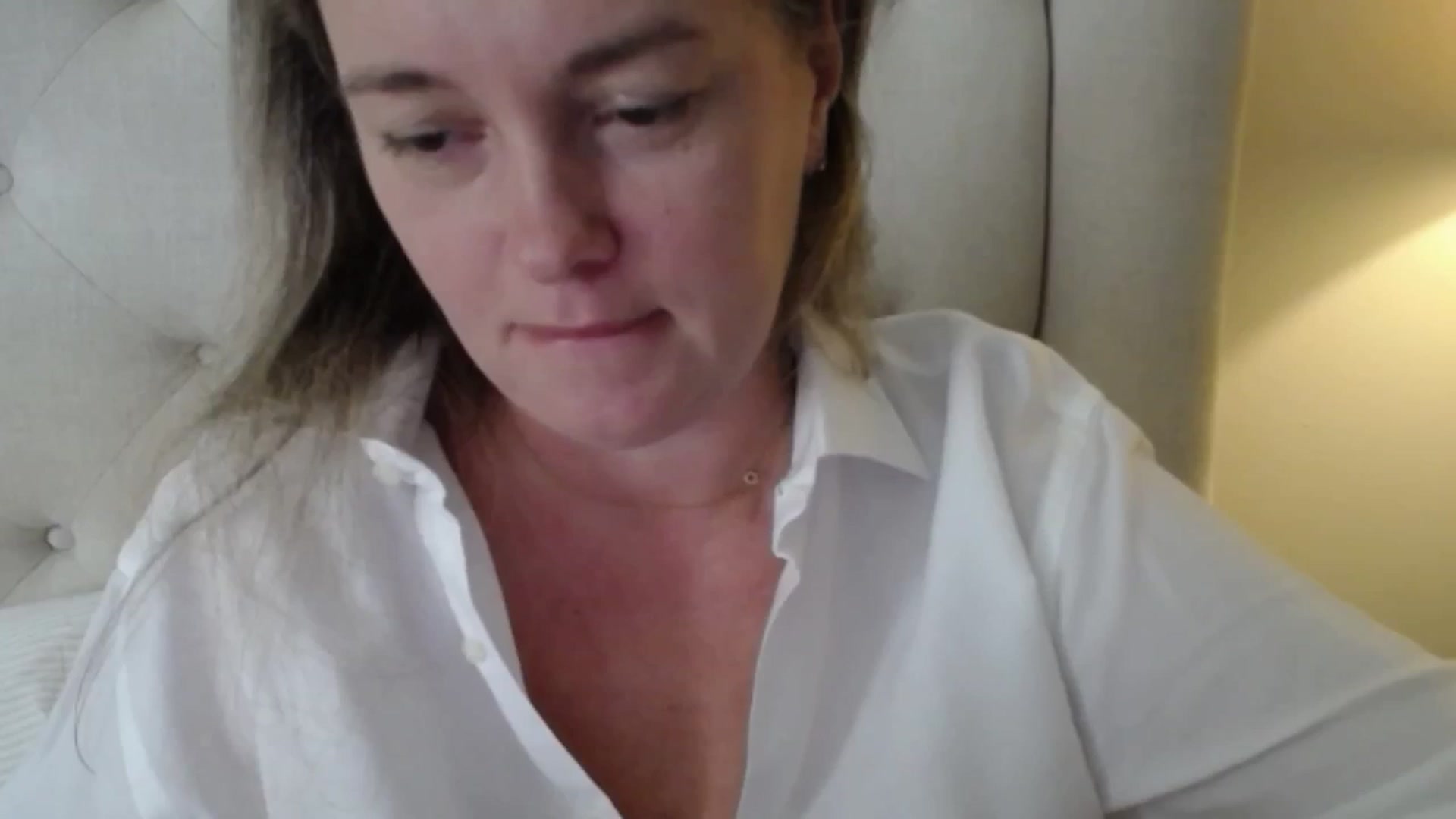 Gallery image thumbnail from J0llye's myfreecams stream on, 09/26/2025, 15:52 image 16 of 20