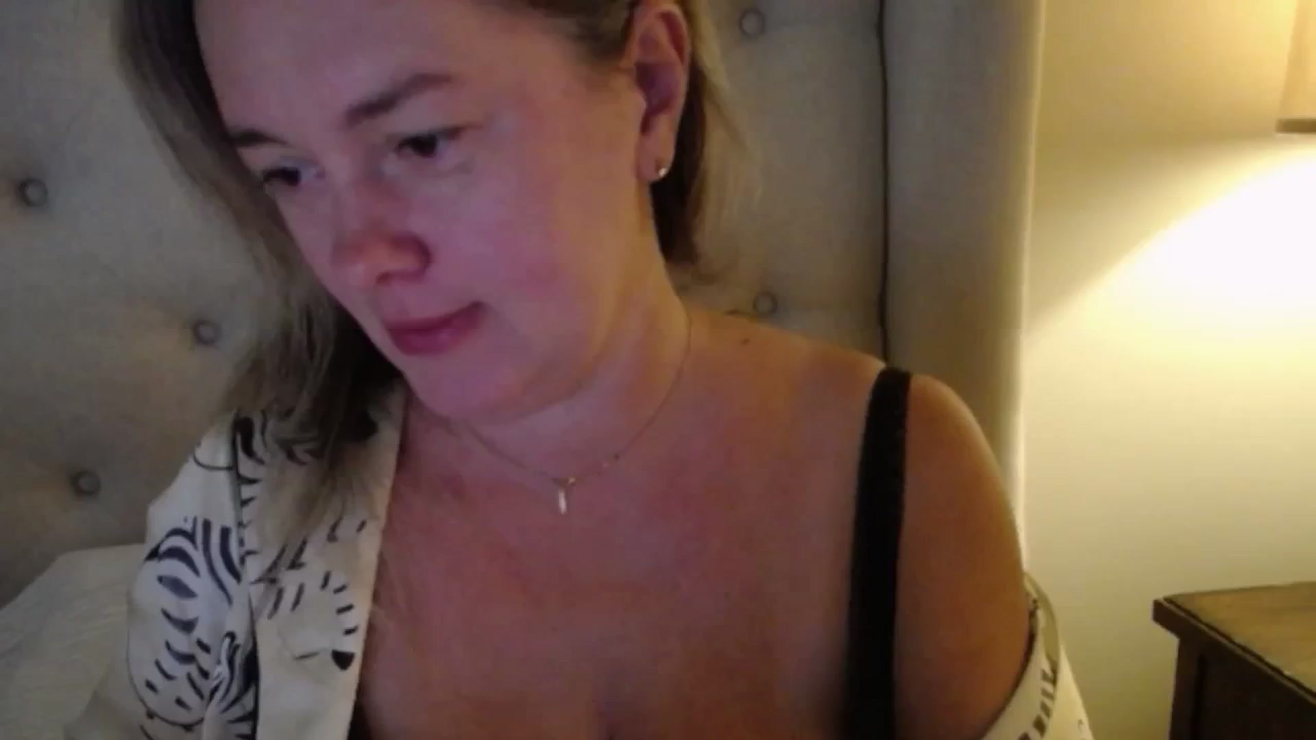 Gallery image thumbnail from J0llye's myfreecams stream on, 09/27/2025, 20:58 image 6 of 20
