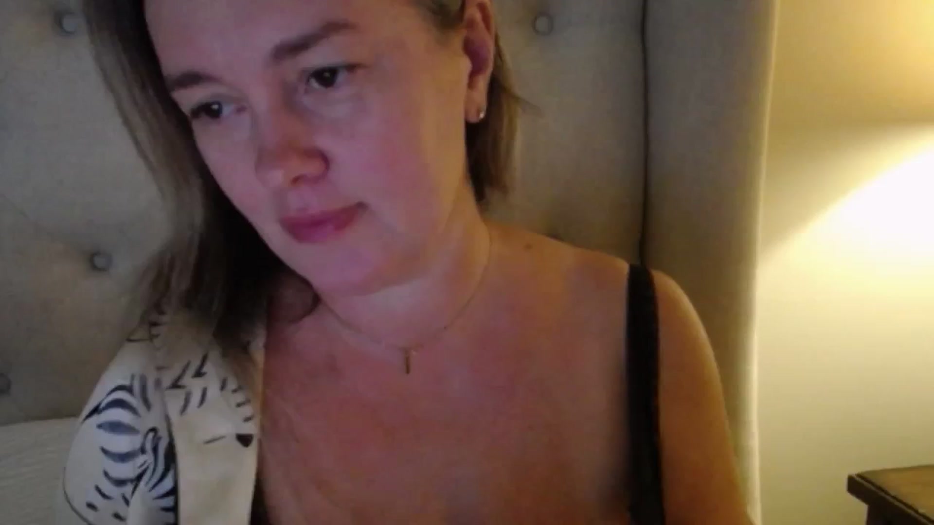 Gallery image thumbnail from J0llye's myfreecams stream on, 09/27/2025, 20:58 image 13 of 20
