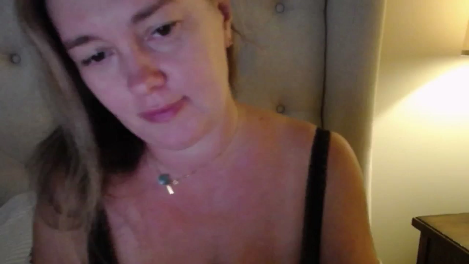Gallery image thumbnail from J0llye's myfreecams stream on, 09/27/2025, 20:58 image 20 of 20