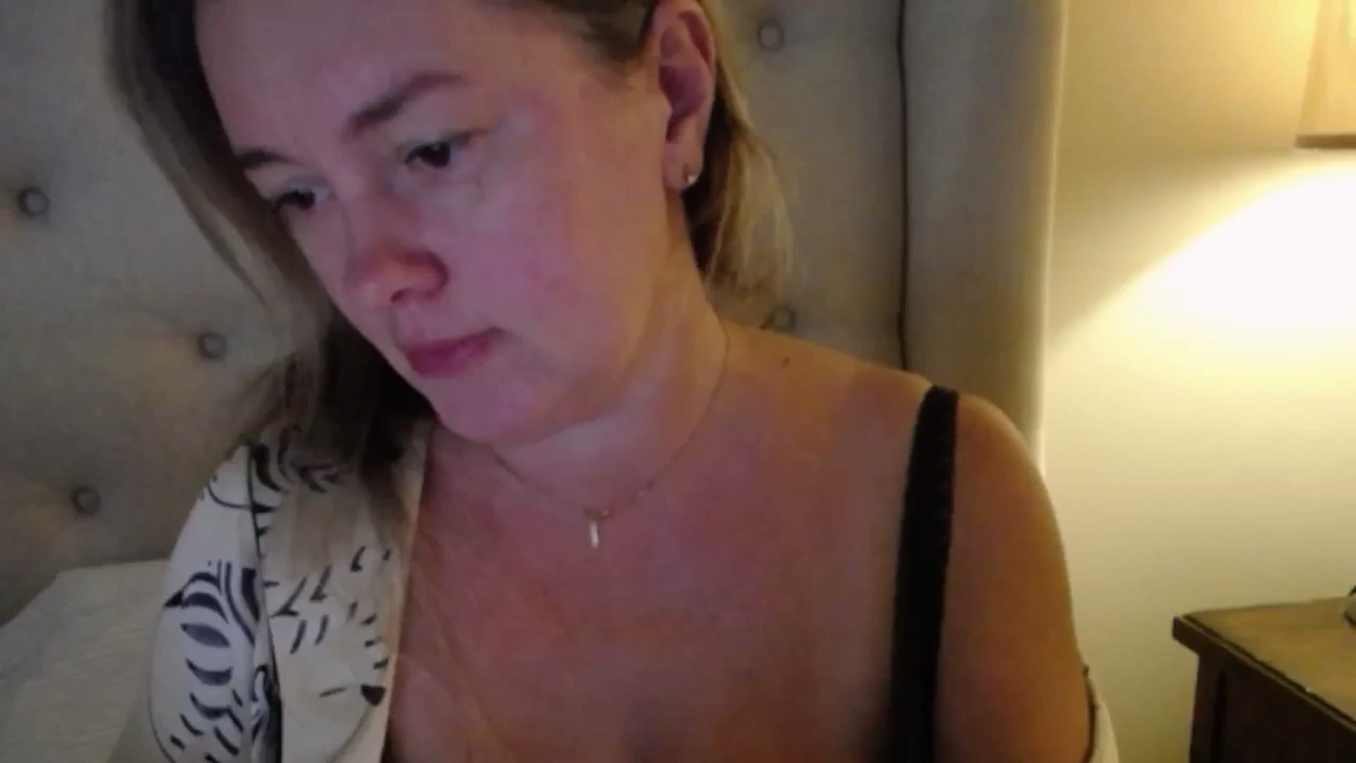 Gallery image thumbnail from J0llye's myfreecams stream on, 09/27/2025, 20:58 image 8 of 20